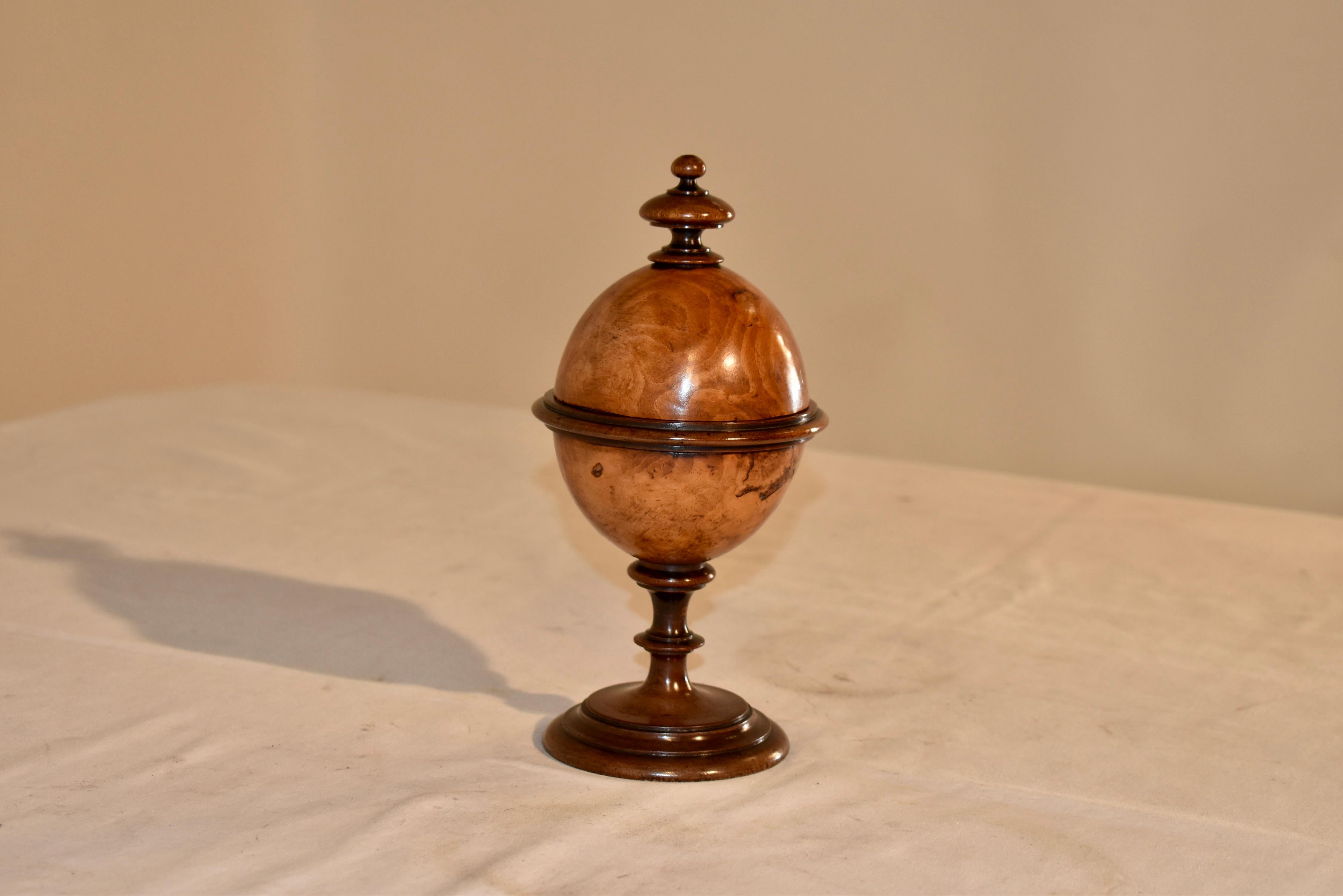 English 19th Century Treenware Burl Lidded Oval Box