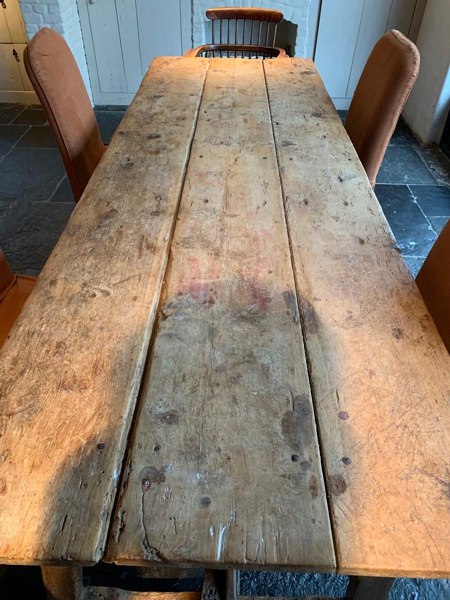 19th Century Trestle Refectory Table In Fair Condition In Vosselaar, BE