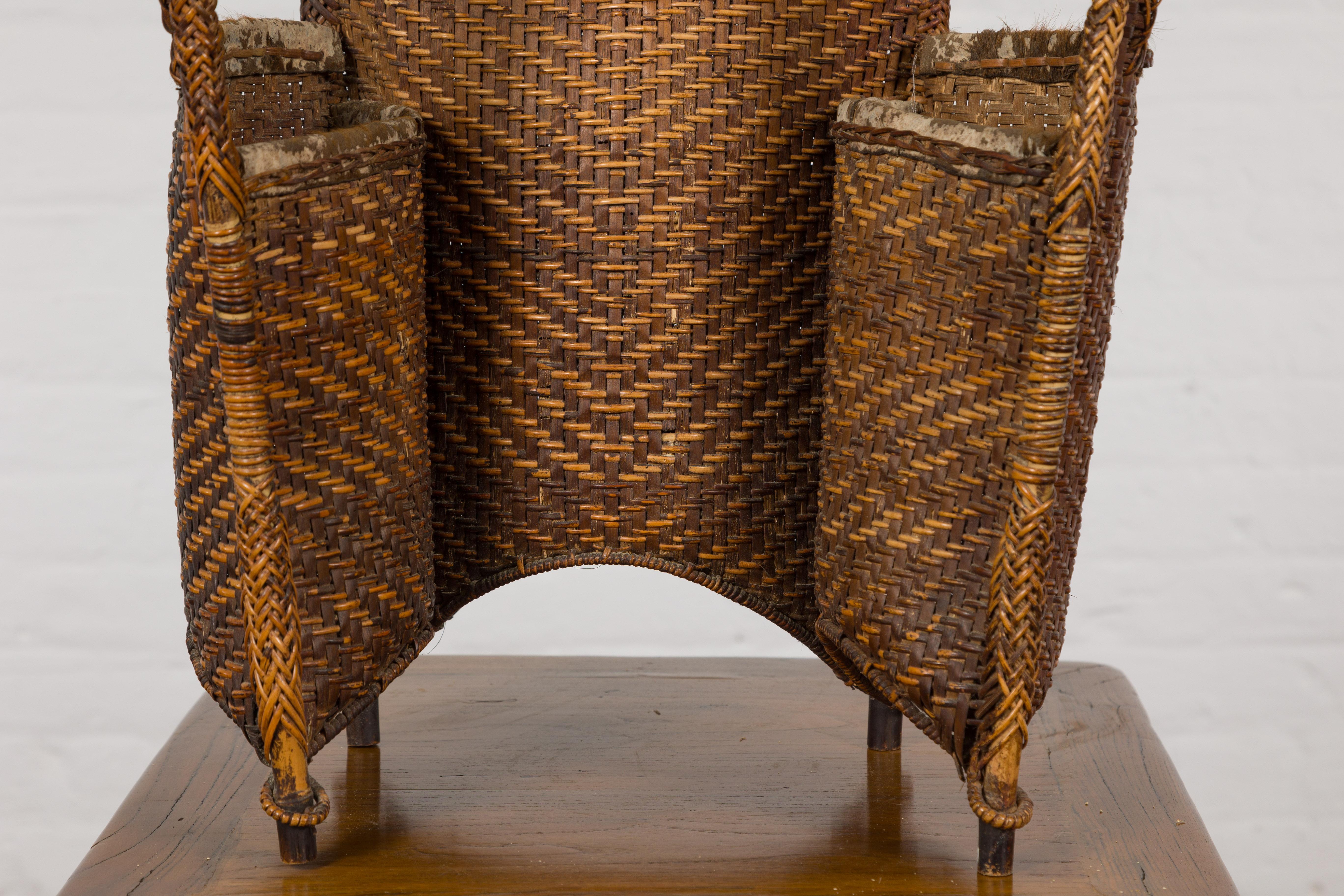 19th Century Tribal Handwoven Rattan Backpack with Inner Pockets For Sale 6