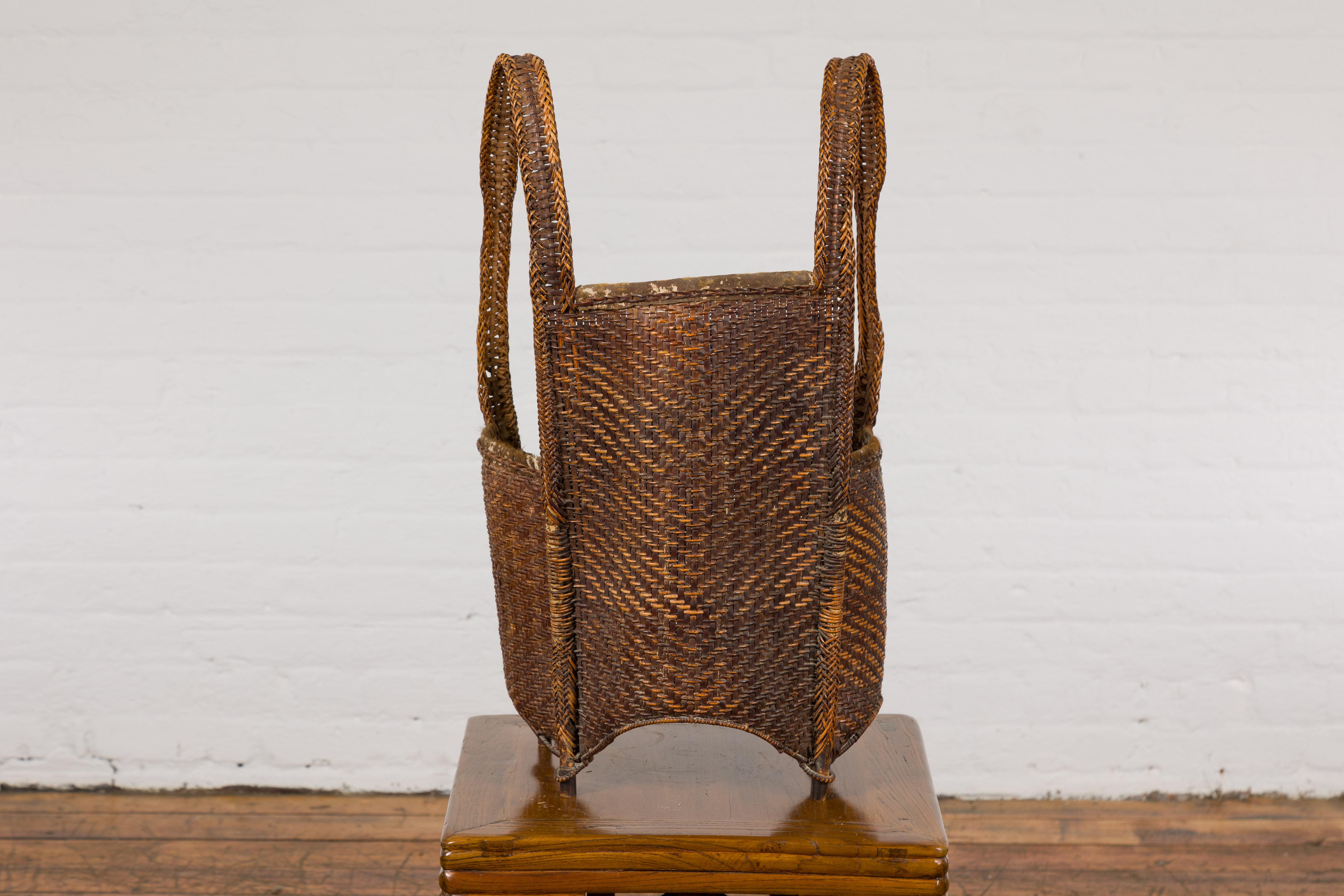 19th Century Tribal Handwoven Rattan Backpack with Inner Pockets For Sale 12