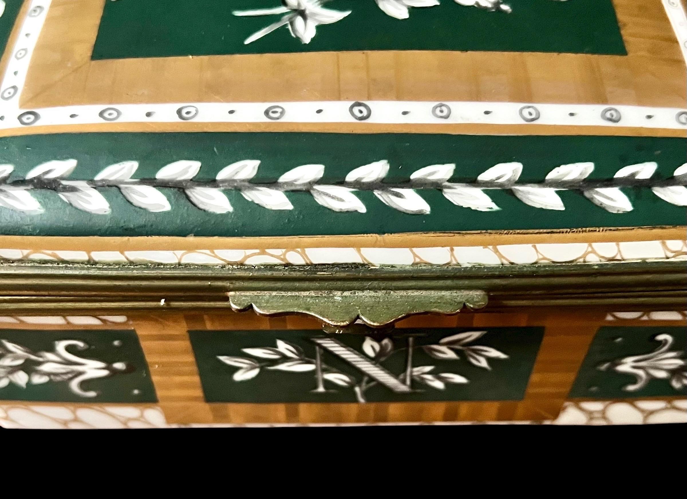 19th Century Tribute Box to Napoleon Bonaparte In Good Condition For Sale In Beuzevillette, FR