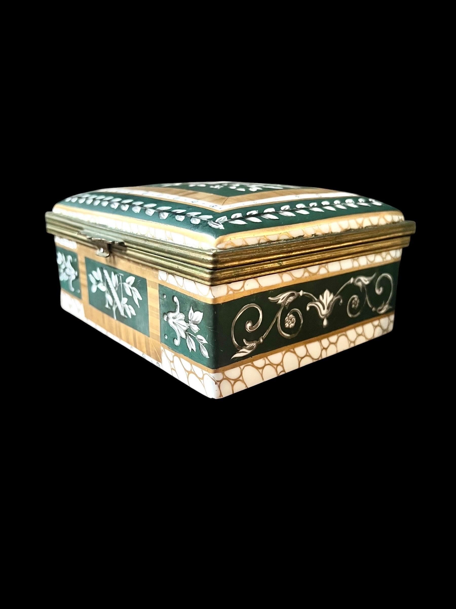 Porcelain 19th Century Tribute Box to Napoleon Bonaparte For Sale