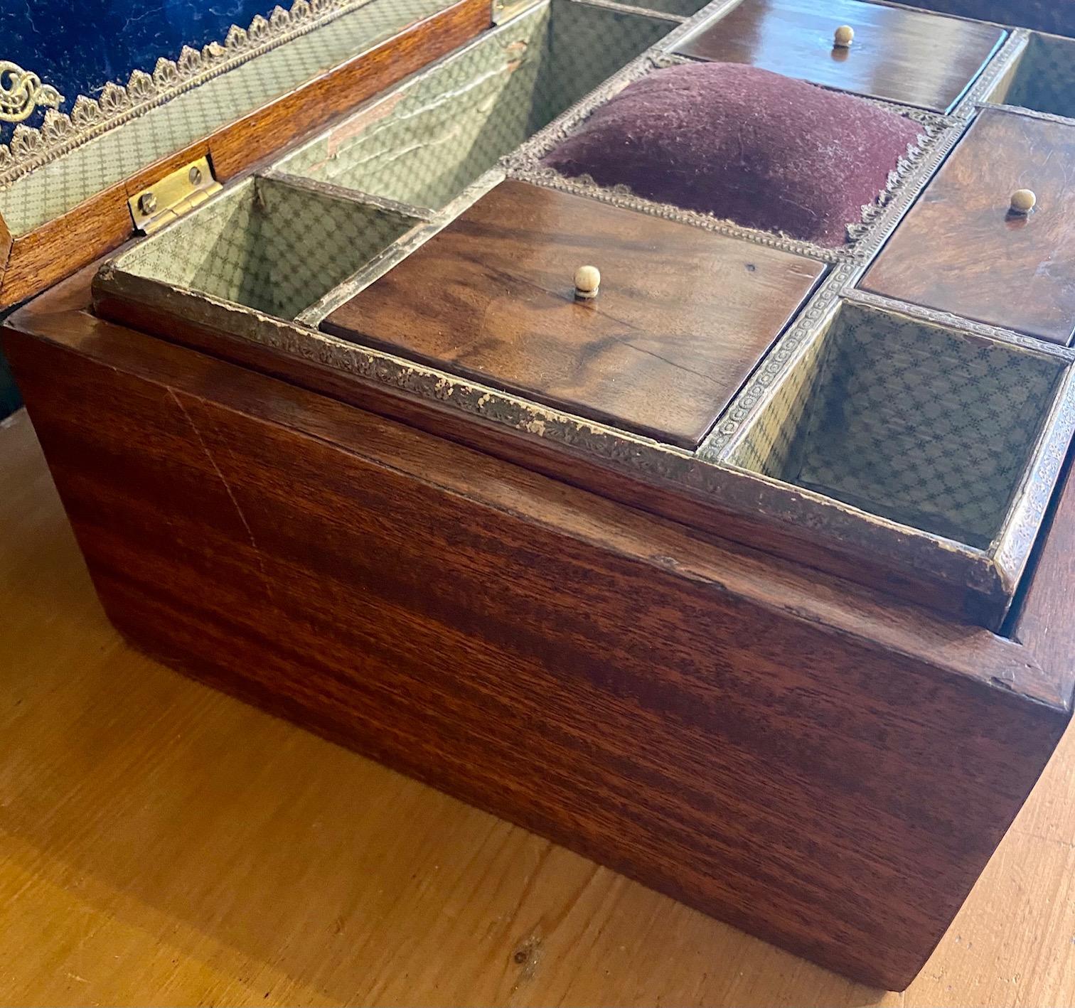 19th Century Trinity House Inlaid Rosewood Sewing Box, circa 1870 For Sale 2