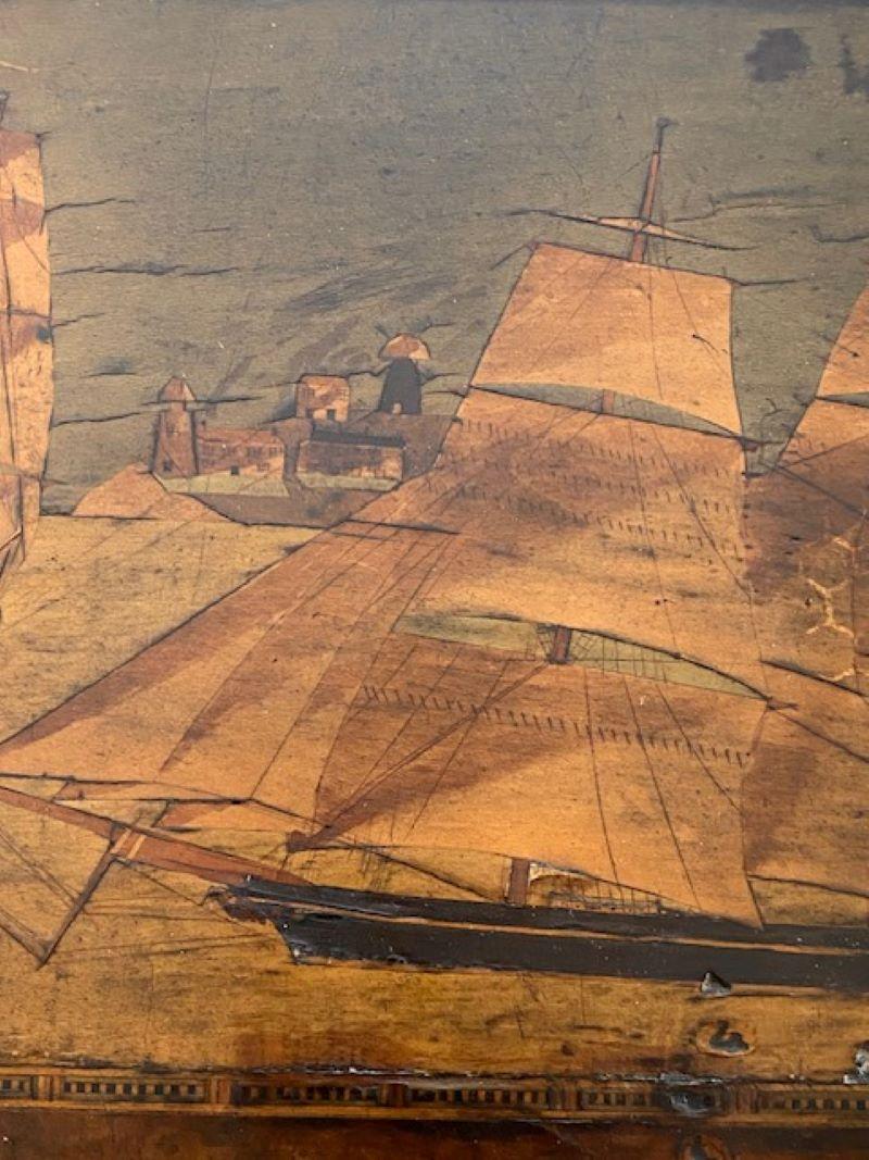 Boîte à couture en bois incrusté de marqueterie de Trinity House du XIXe siècle, vers 1870, fabriquée par un gardien de phare ou un marin de Trinity House à bord d'un bateau-phare pour être vendue aux navires de passage. Le coffret représente un