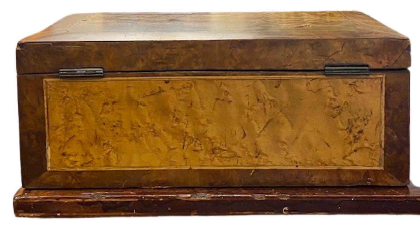 Fin du XIXe siècle Boîte à couture en bois incrusté de marqueterie de Trinity House du XIXe siècle, vers 1870 en vente
