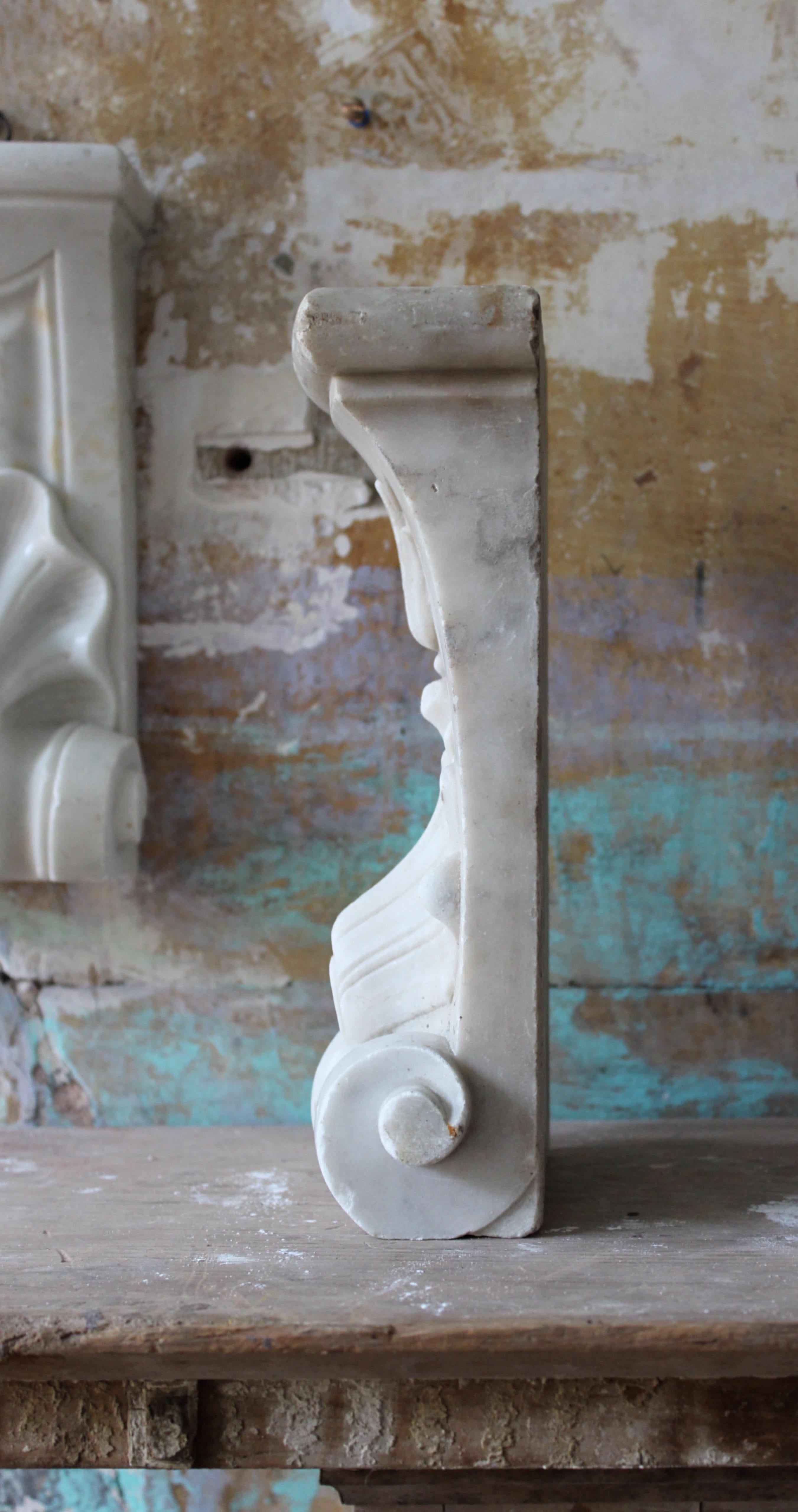 19th Century Trio of Carved Marble Architectural Elements Corbels Country House  For Sale 4