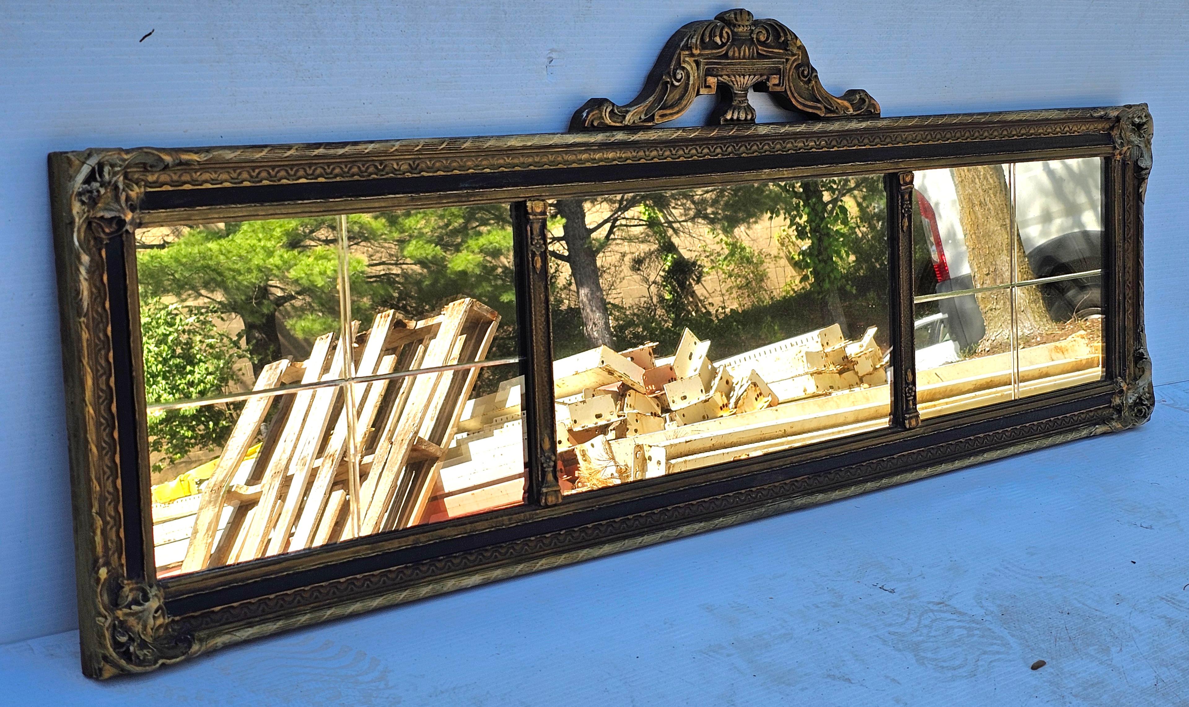 Espejo Sobremantel Triseccionado Decorado en Giltwood del Siglo XIX Victoriano en venta