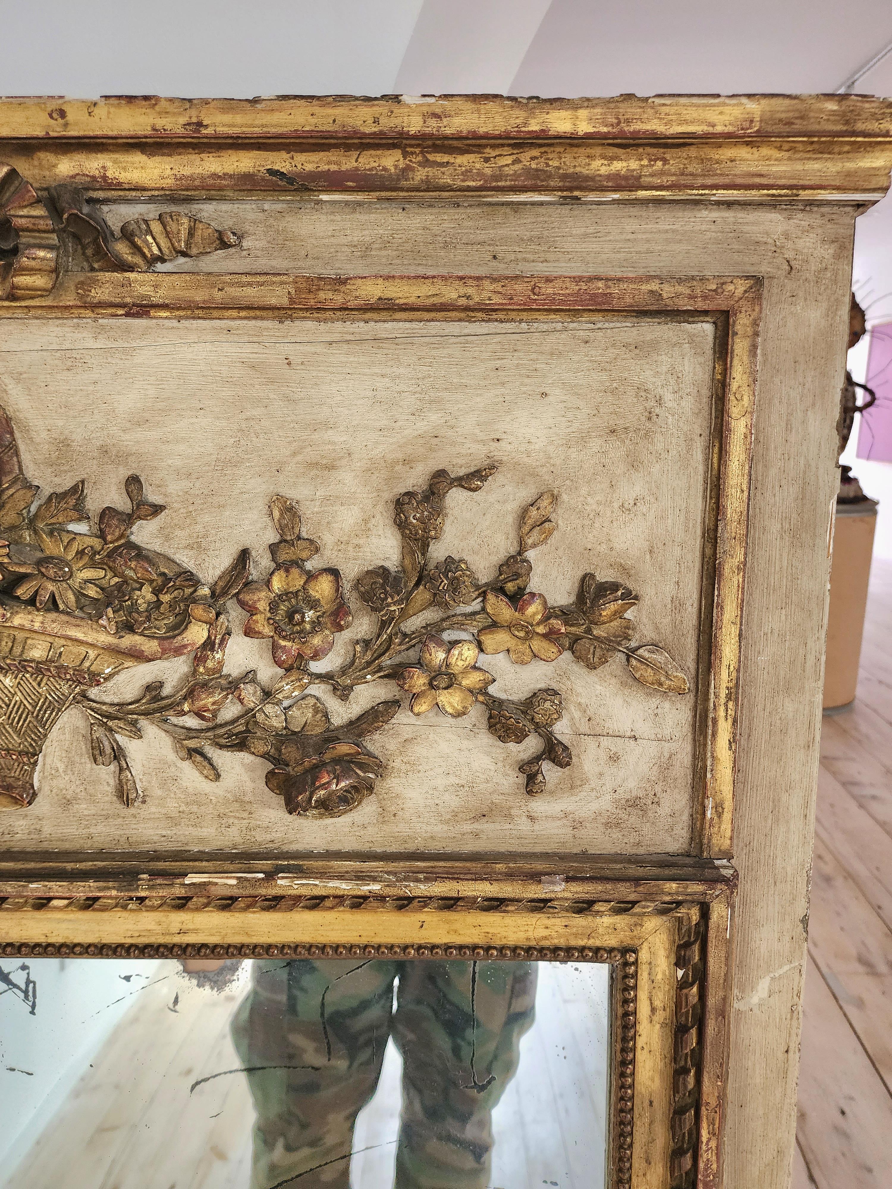 19th Century Trumeau Mirror With Gilded and Painted Surface For Sale 1