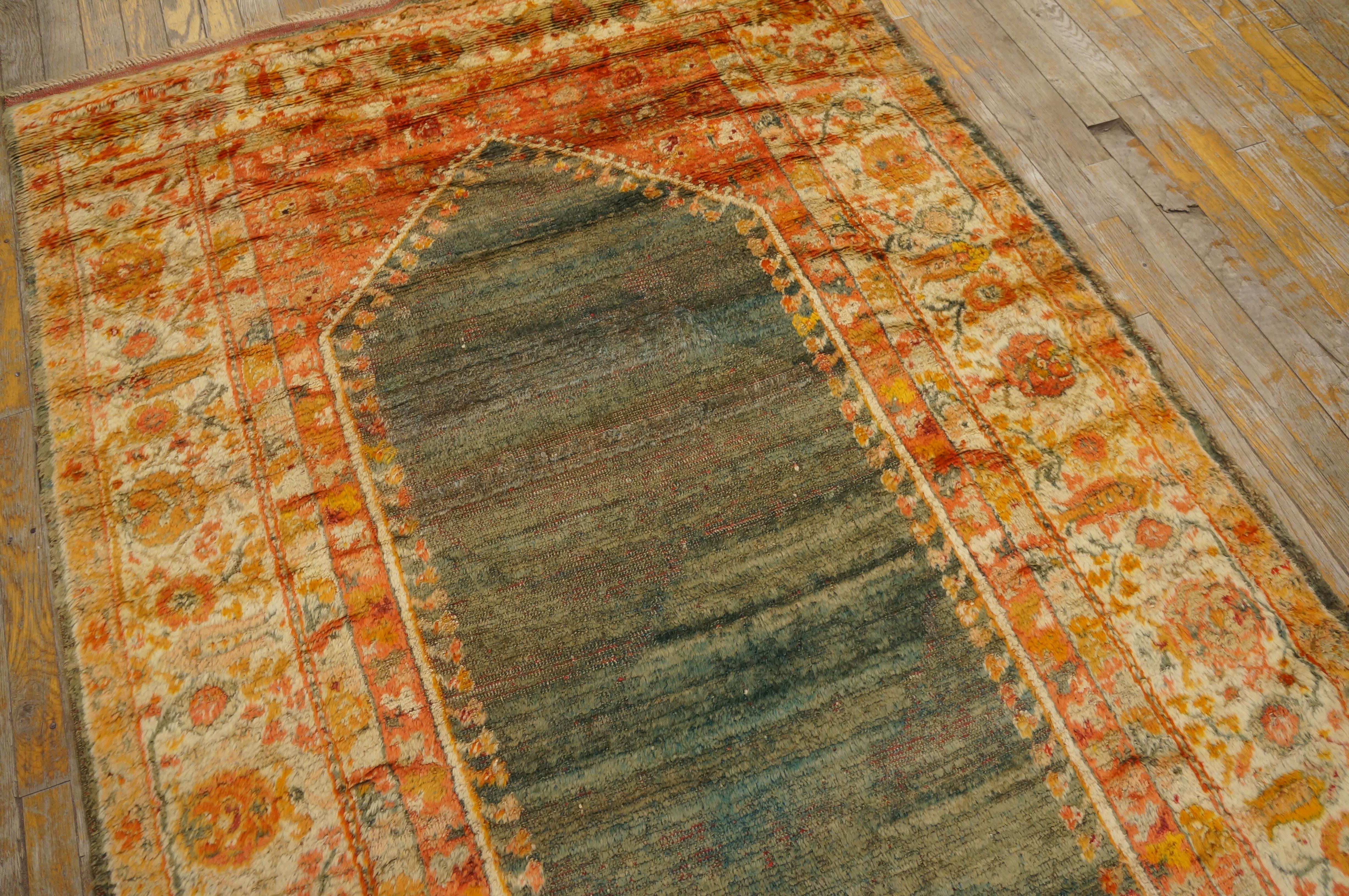 19th Century Turkish Angora Oushak Prayer Carpet ( 4' x 6' - 122 x 183 ) For Sale 4