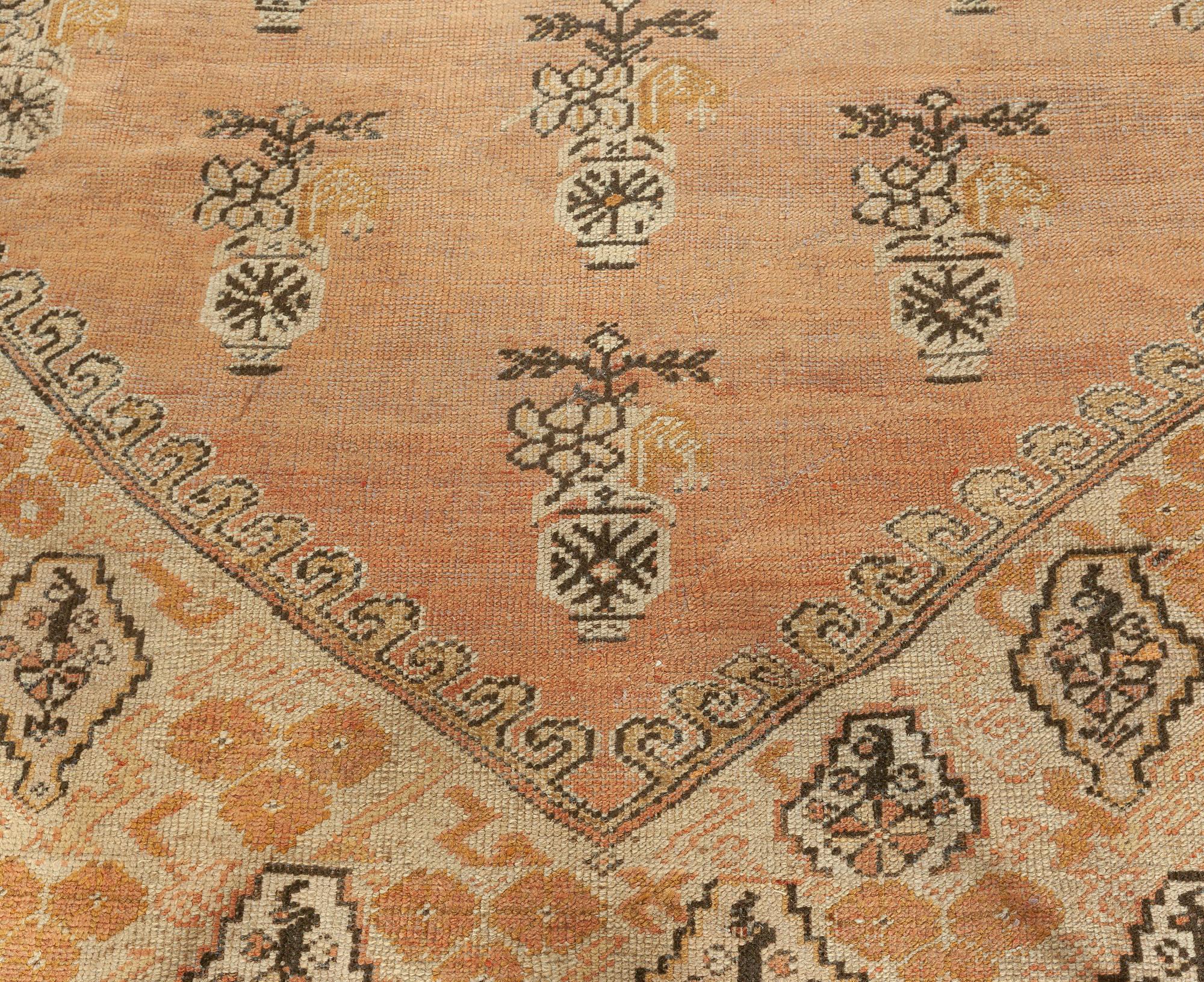 19th Century Turkish Ghiordes Handwoven Wool Rug In Good Condition For Sale In New York, NY