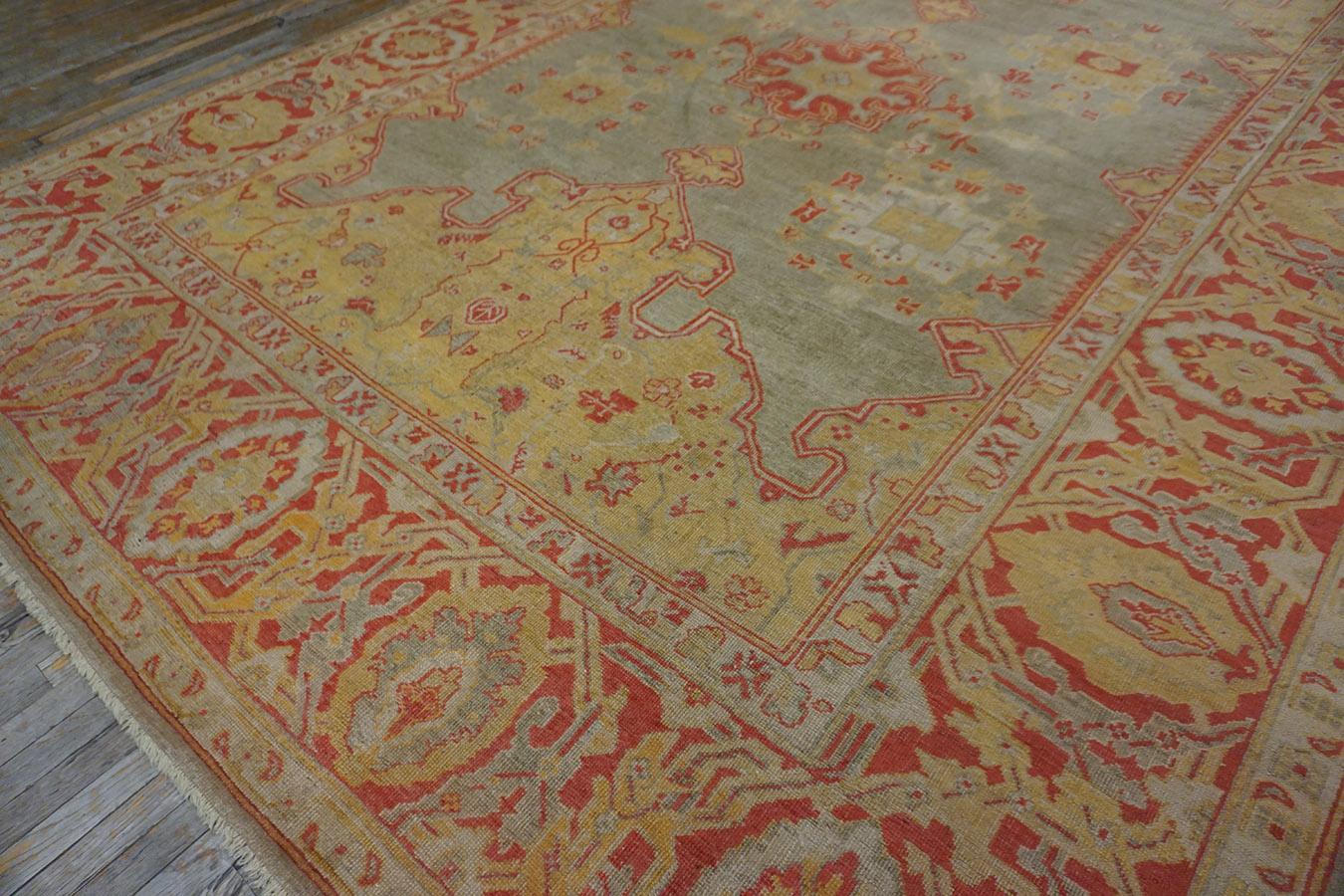 Türkischer Oushak-Teppich des 19. Jahrhunderts ( 10' x 13'6