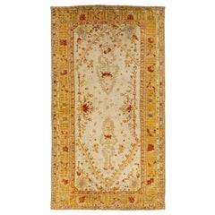 Türkischer Oushak-Wollteppich aus dem 19. Jahrhundert in Beige in Farbe und Allover-Motiv