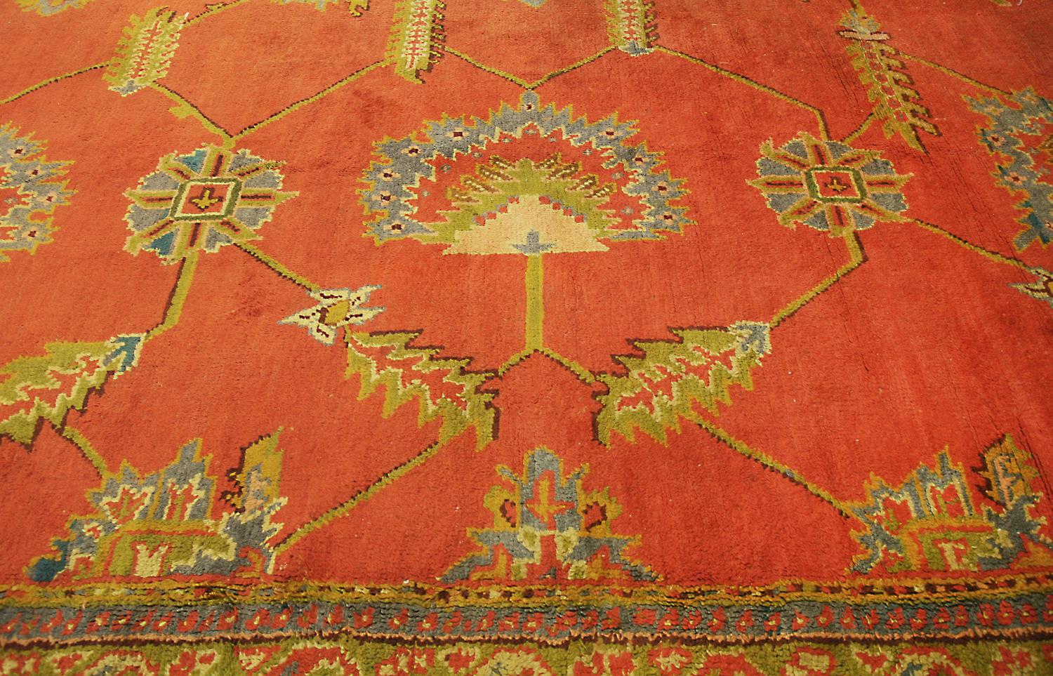 Oushak Teppich Large Floral Scale Design Rost Feld Farbe (Türkisch) im Angebot