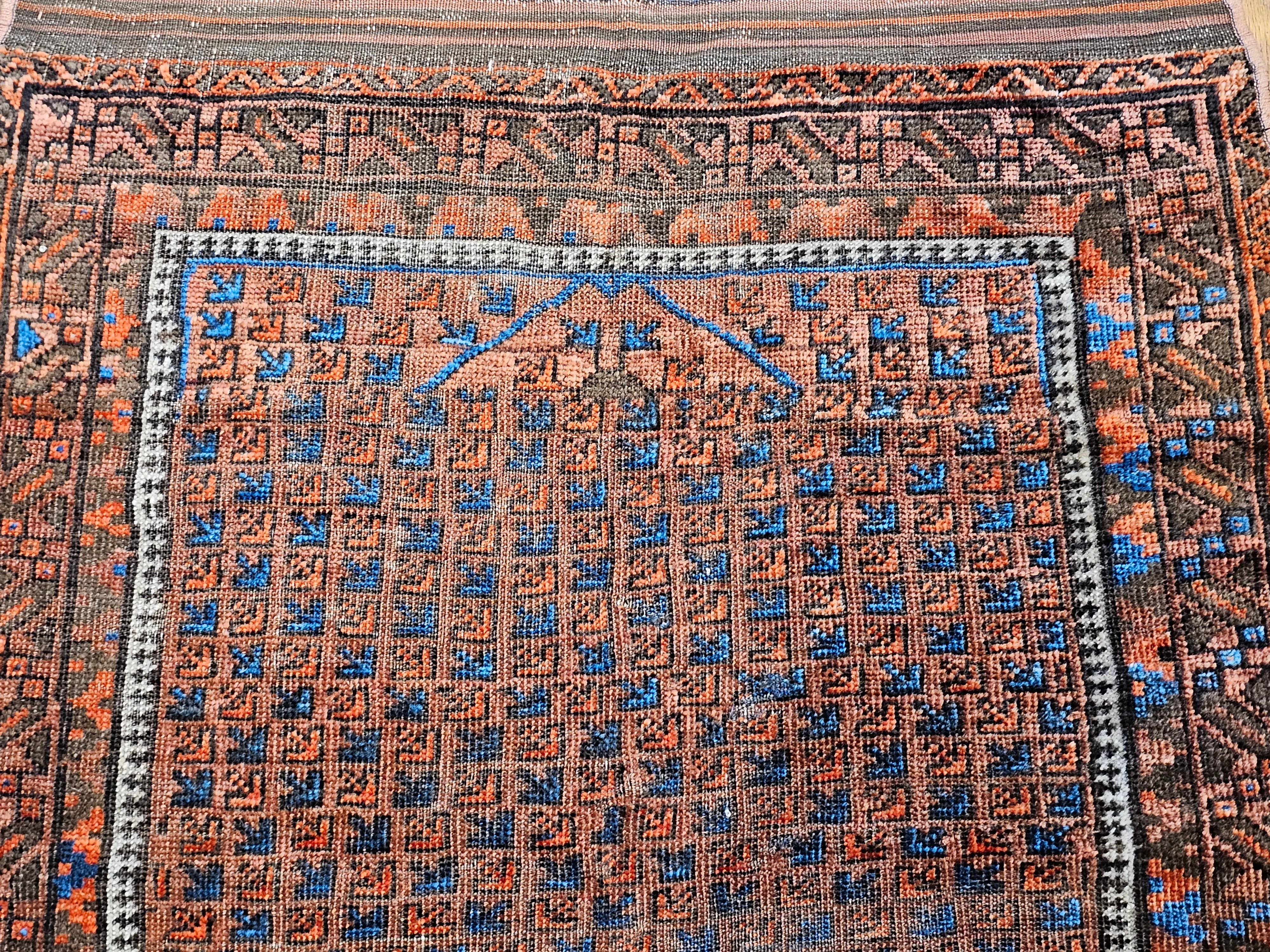Tapis Yomut turkmène du 19ème siècle à motif de prières en rouge foncé et bleu français en vente 2