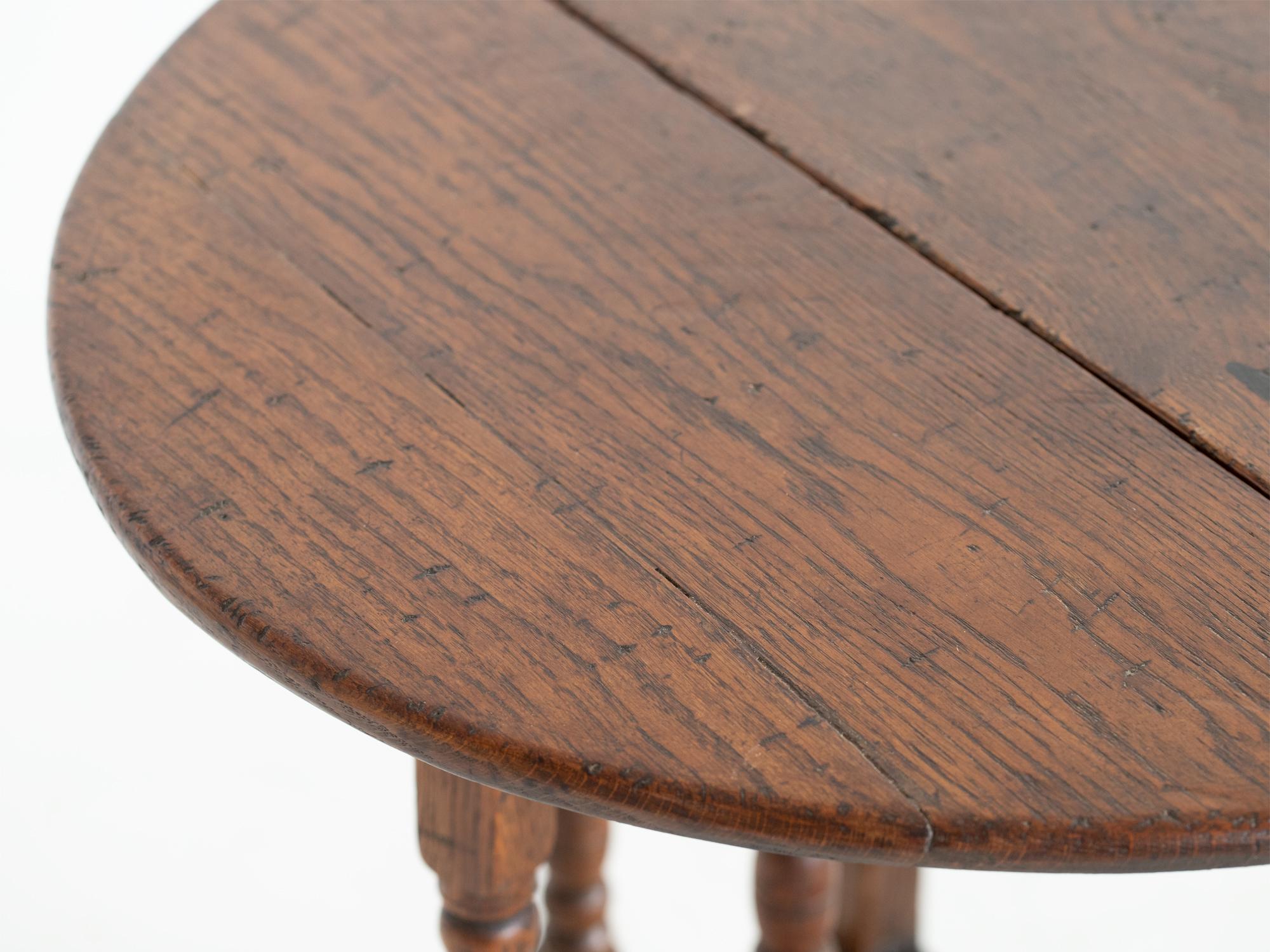 19th Century Turned Oak Gateleg Table For Sale 2