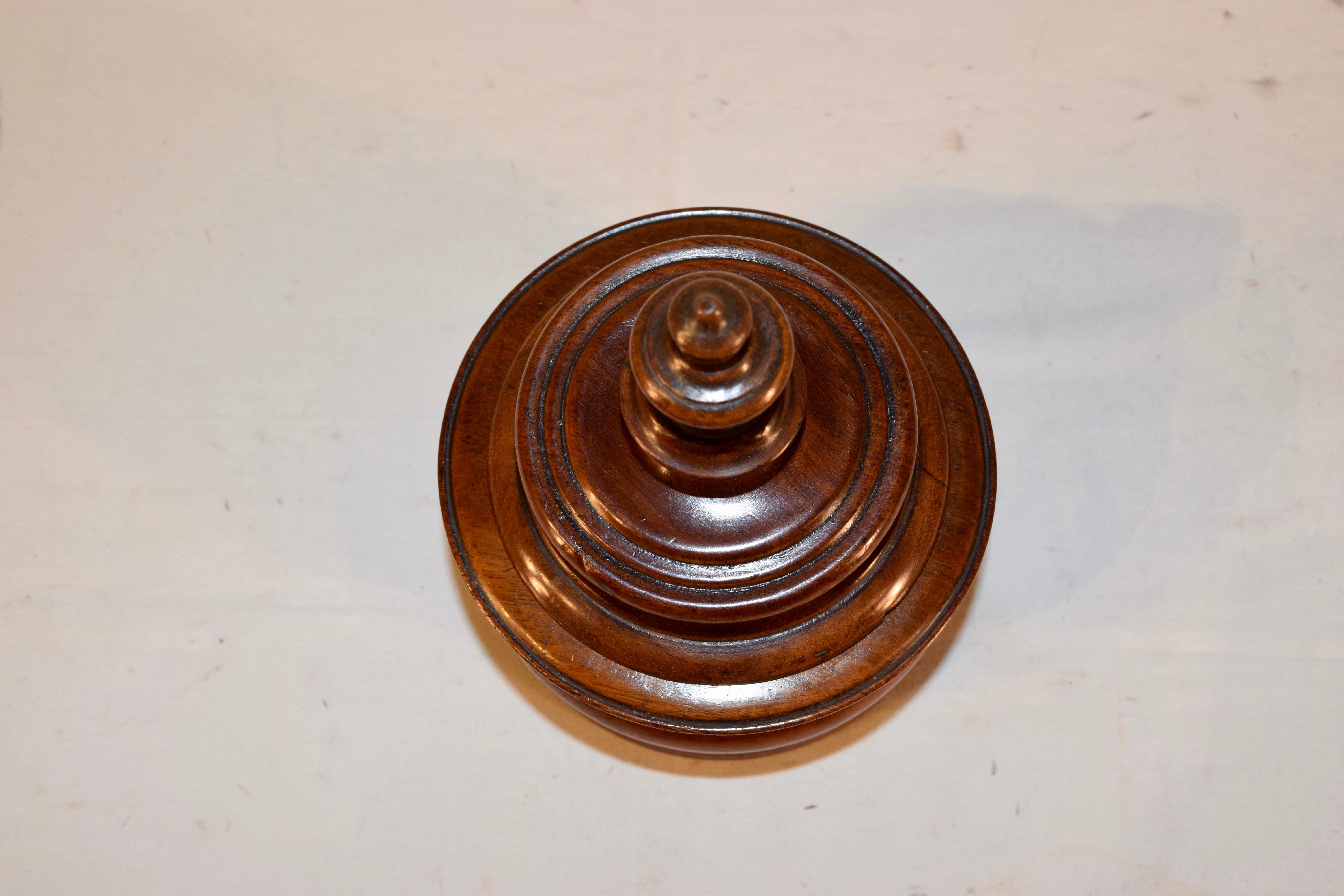19th Century Turned Treen Jar In Good Condition In High Point, NC