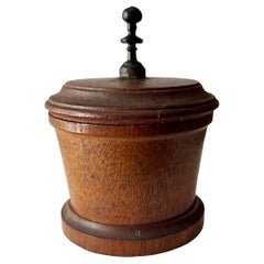Barattolo per tabacco in Wood del XIX secolo.