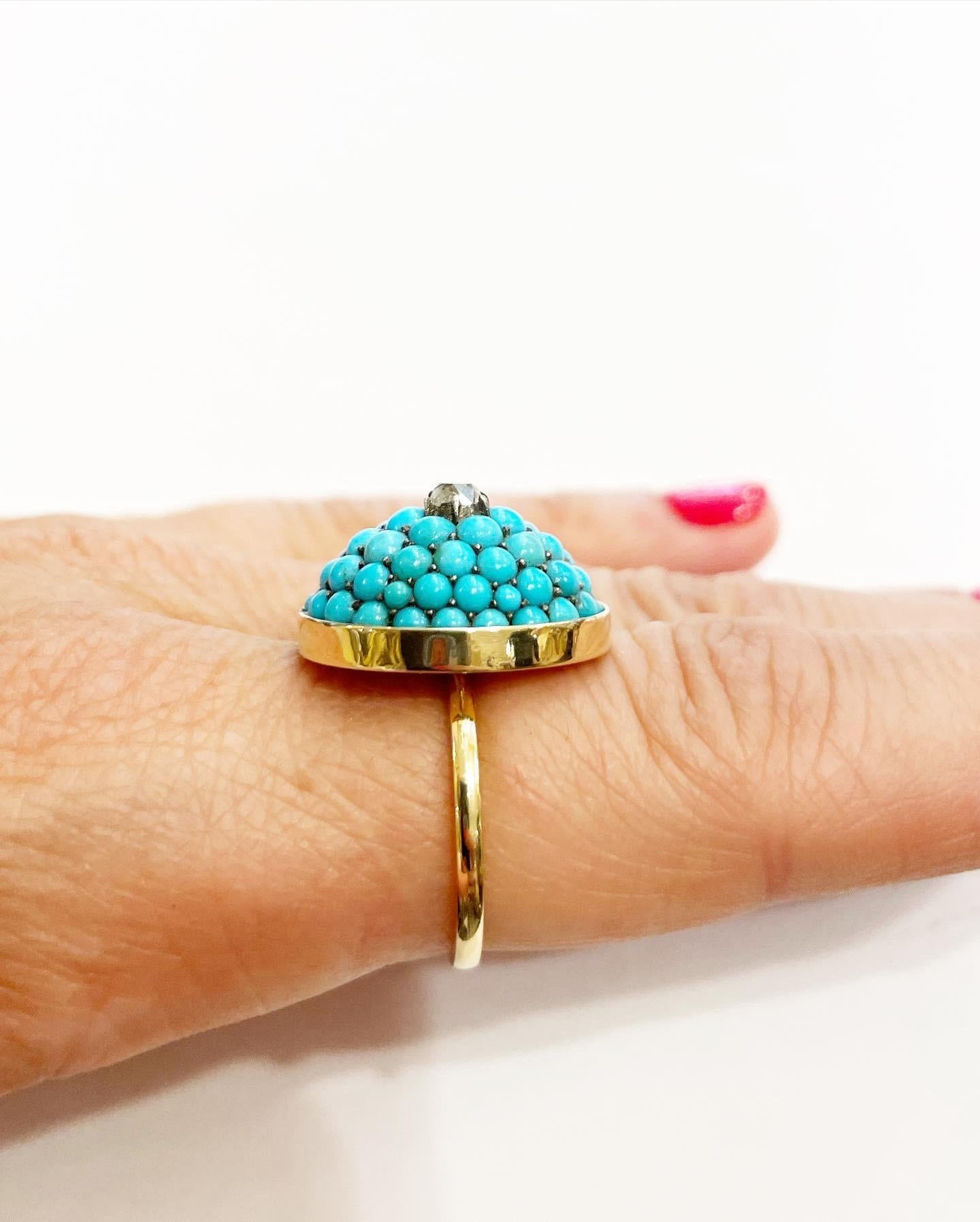 Turquoise, Diamond and 18k Yellow Gold Fashion Coctail Ring In Good Condition In Pamplona, Navarra
