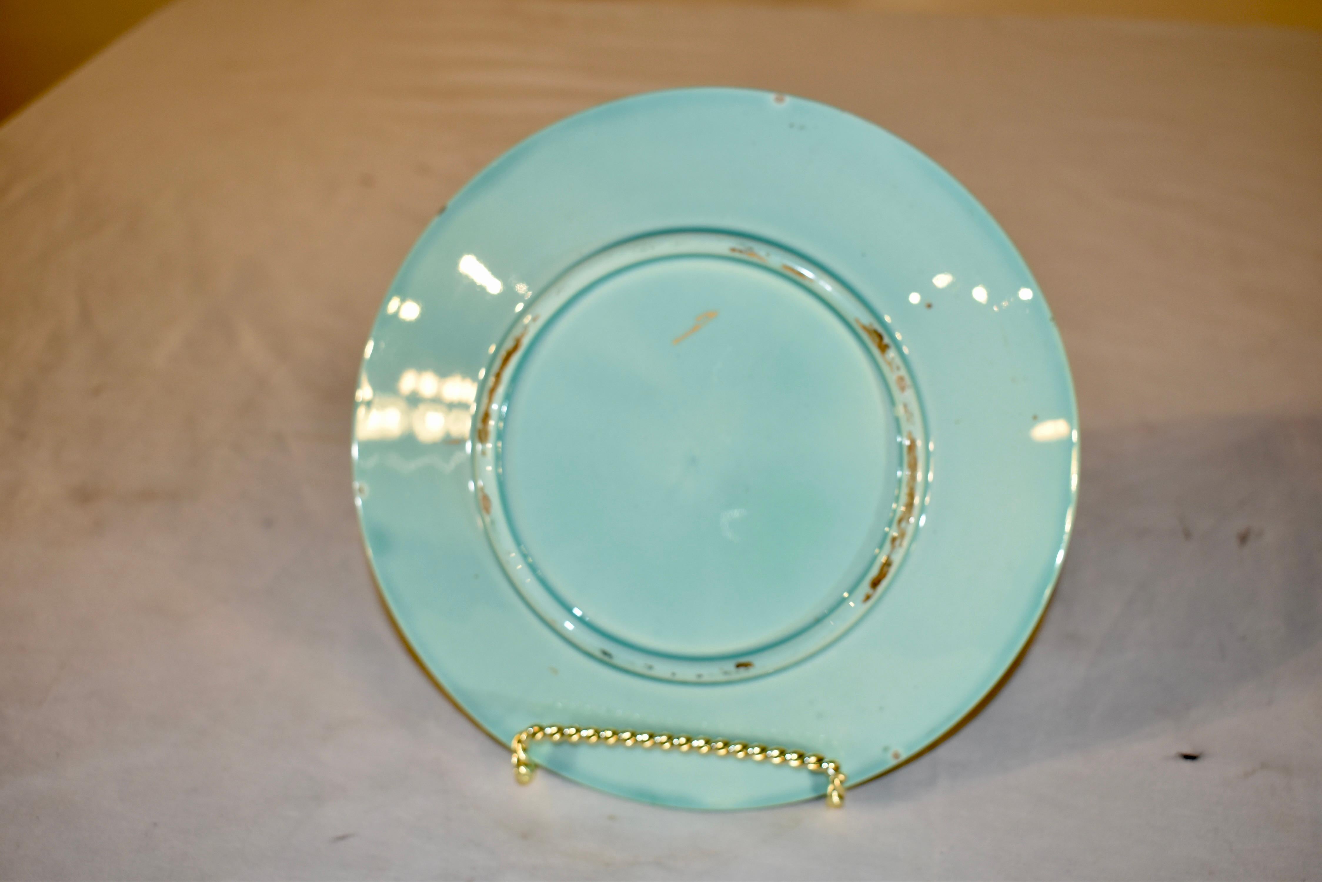 Victorien tardif Assiette en majolique turquoise du 19e siècle en vente