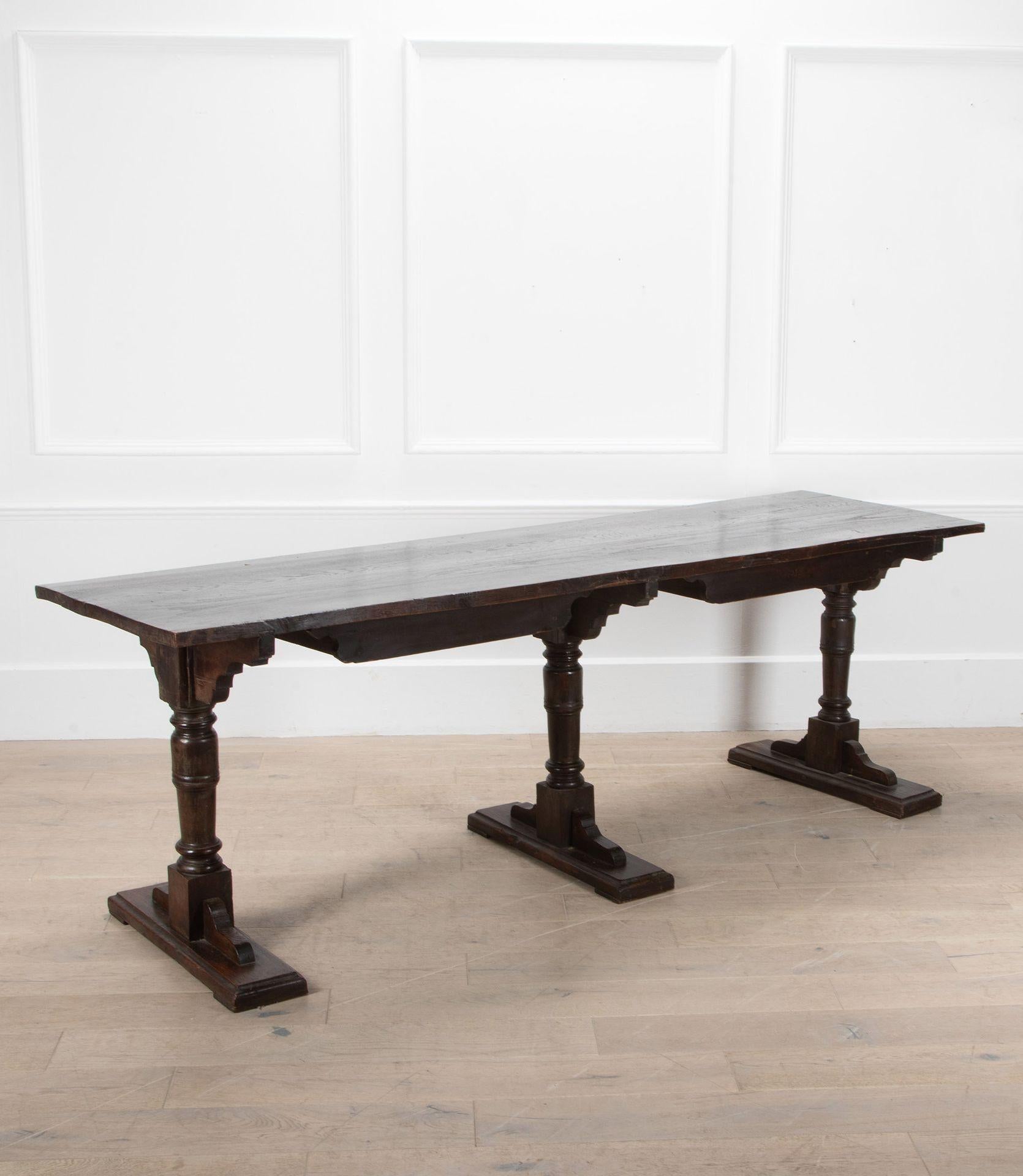 italien Table à manger longue toscane du 19e siècle en vente