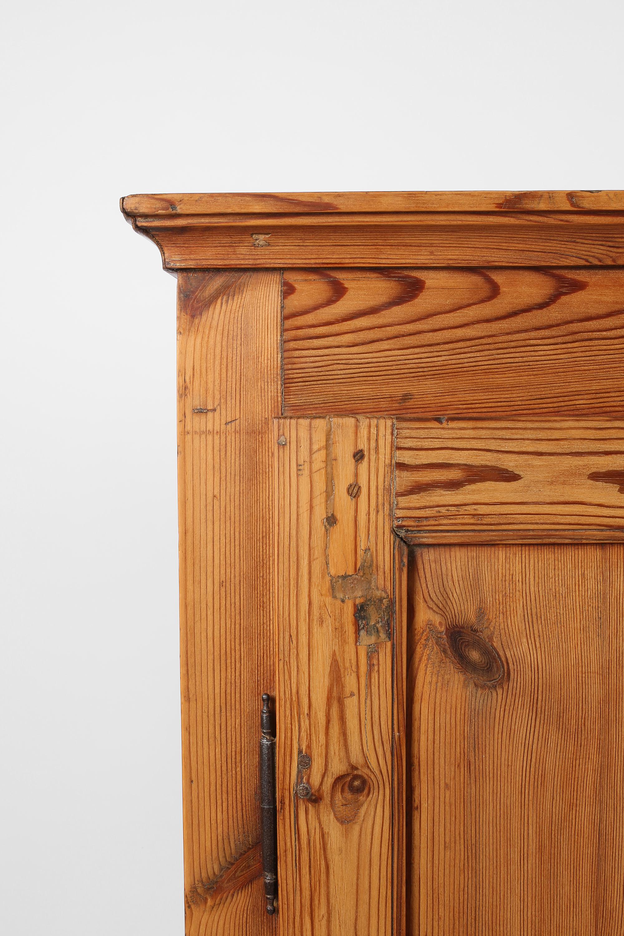 19th Century Tuscan Pine Cupboard Rustic Italian Farmhouse Kitchen For Sale 5