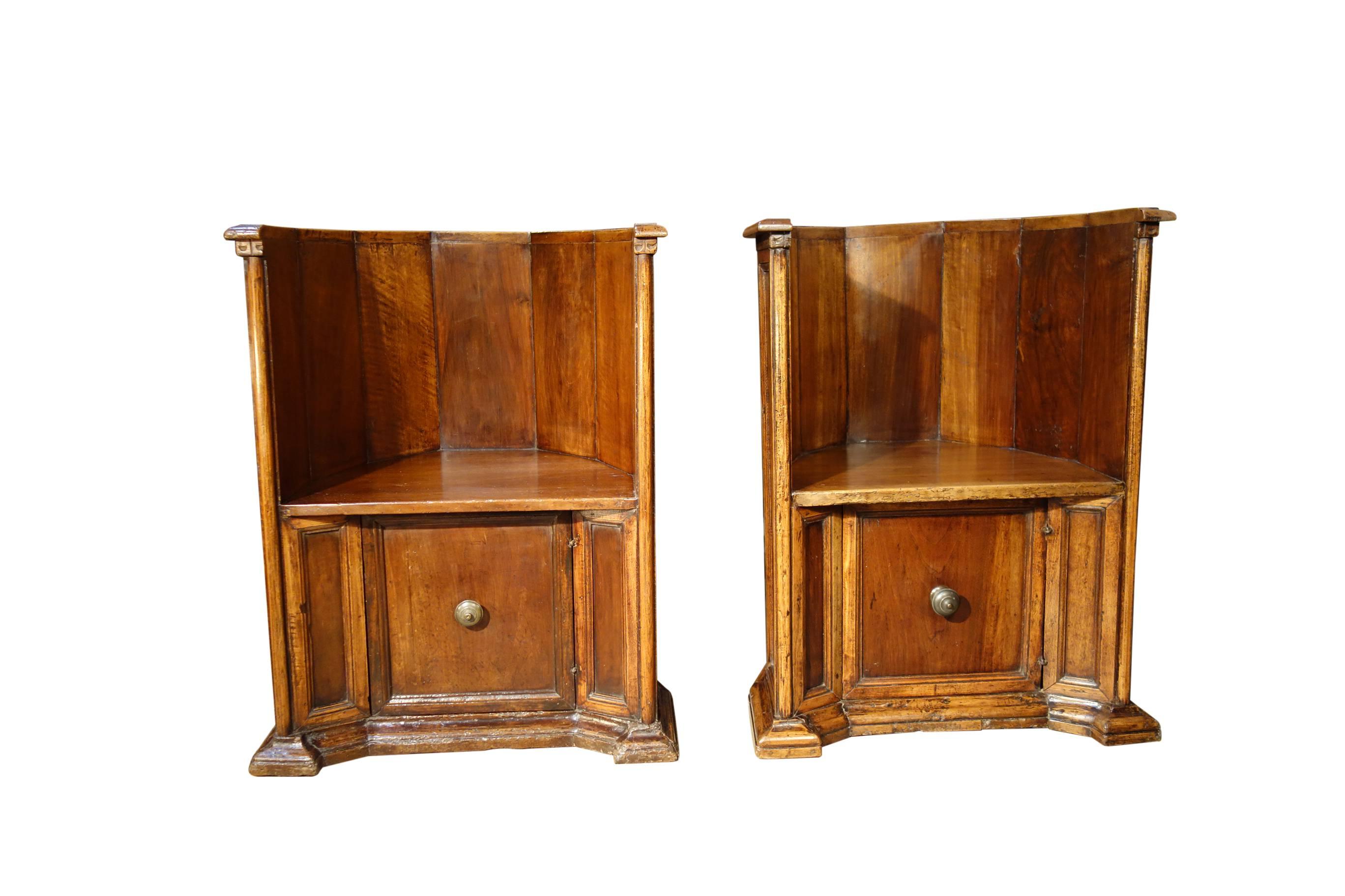 19th Century Tuscan Renaissance Pozzetto Pair of Walnut Barrel Chairs Circa 1840 1