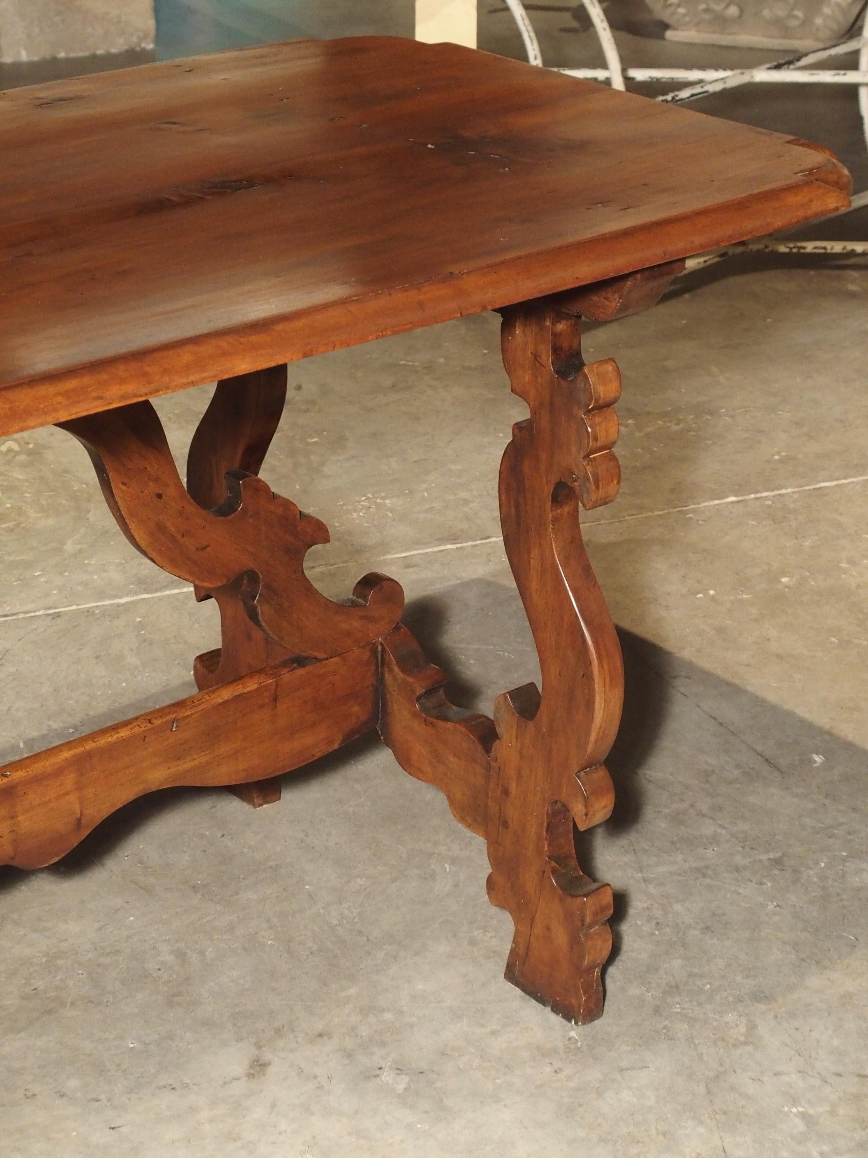 19th Century Tuscan Walnut Table with Shaped Wooden Stretchers 5