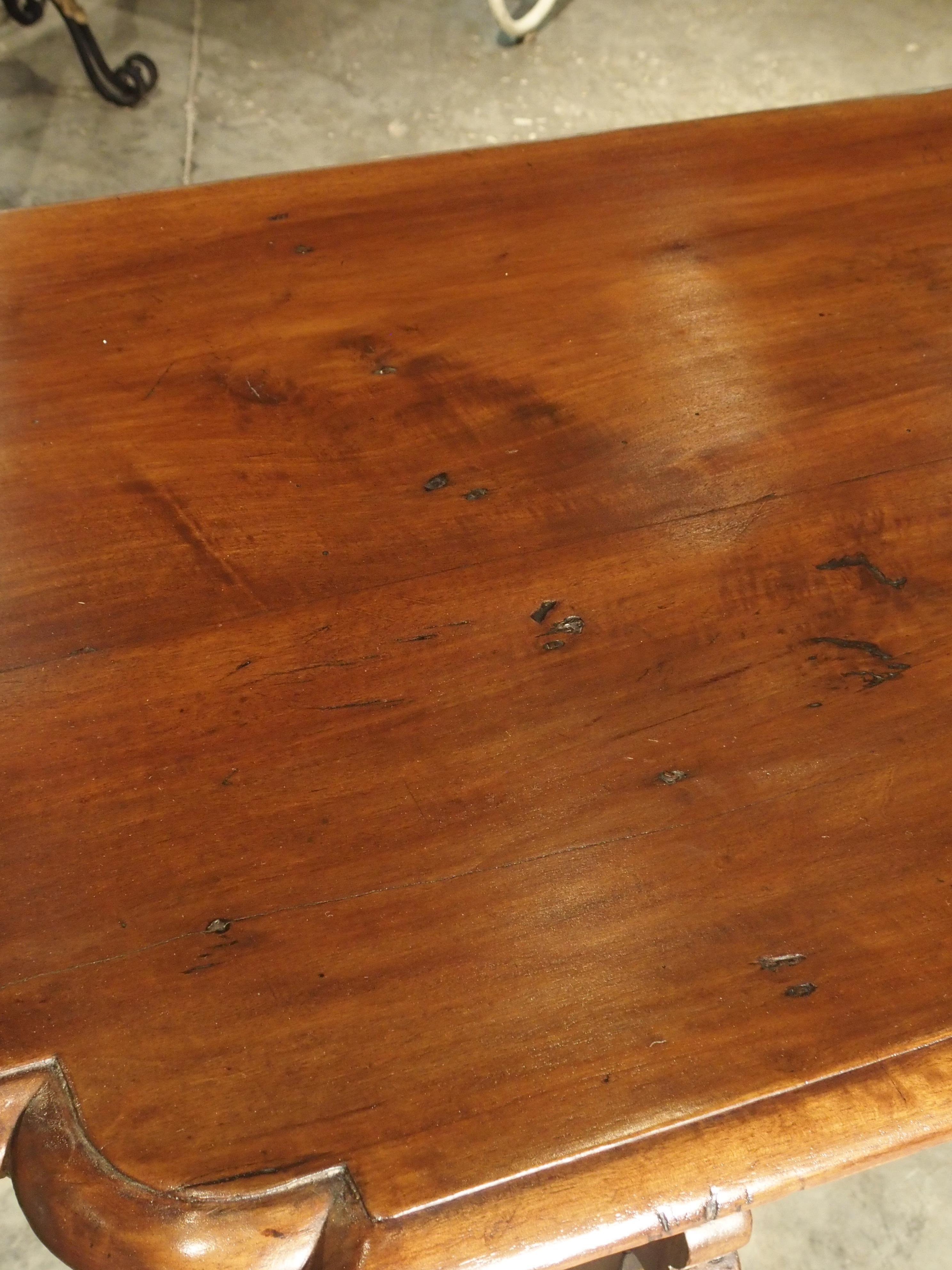 19th Century Tuscan Walnut Table with Shaped Wooden Stretchers For Sale 6