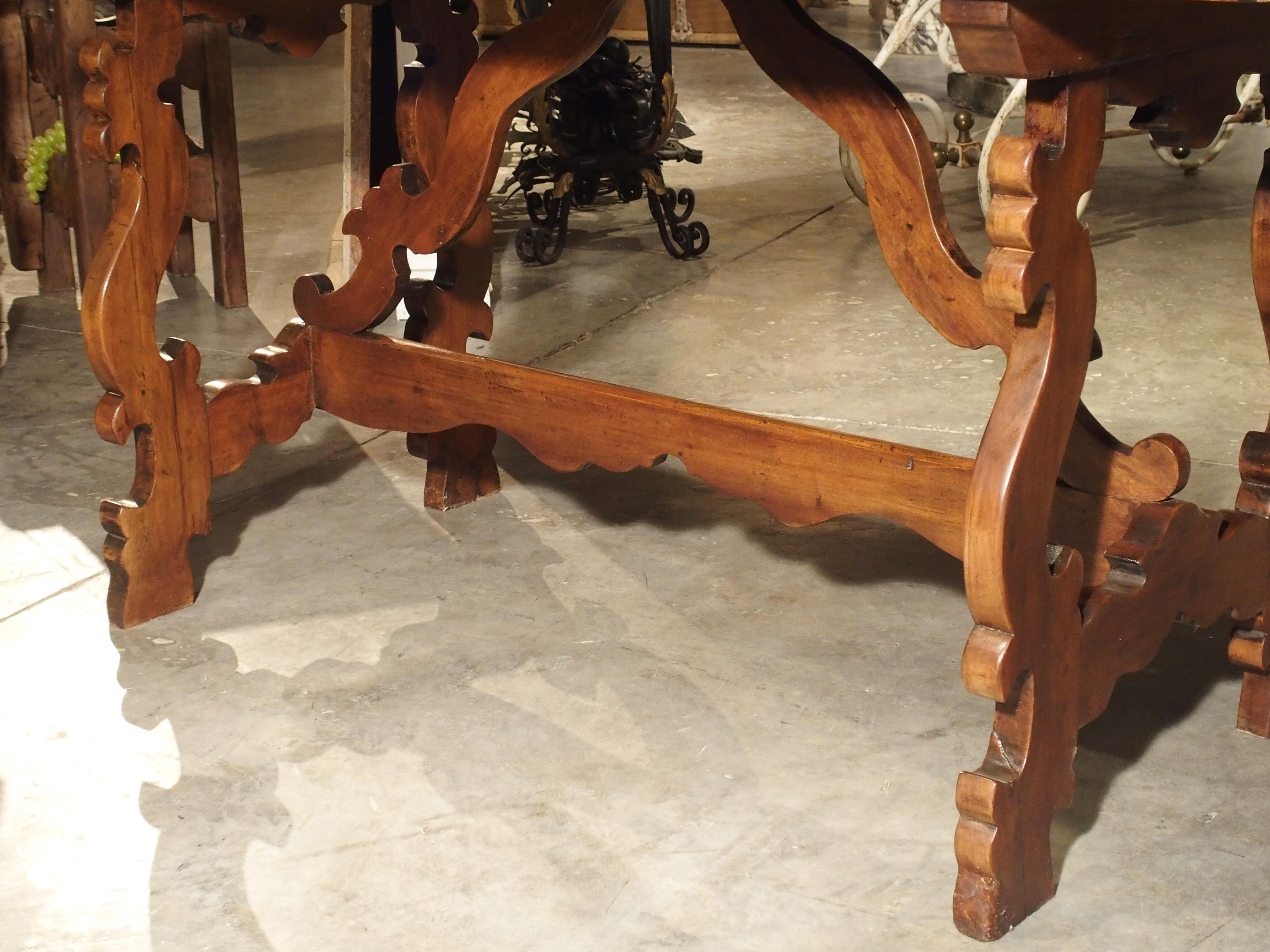 19th Century Tuscan Walnut Table with Shaped Wooden Stretchers For Sale 8