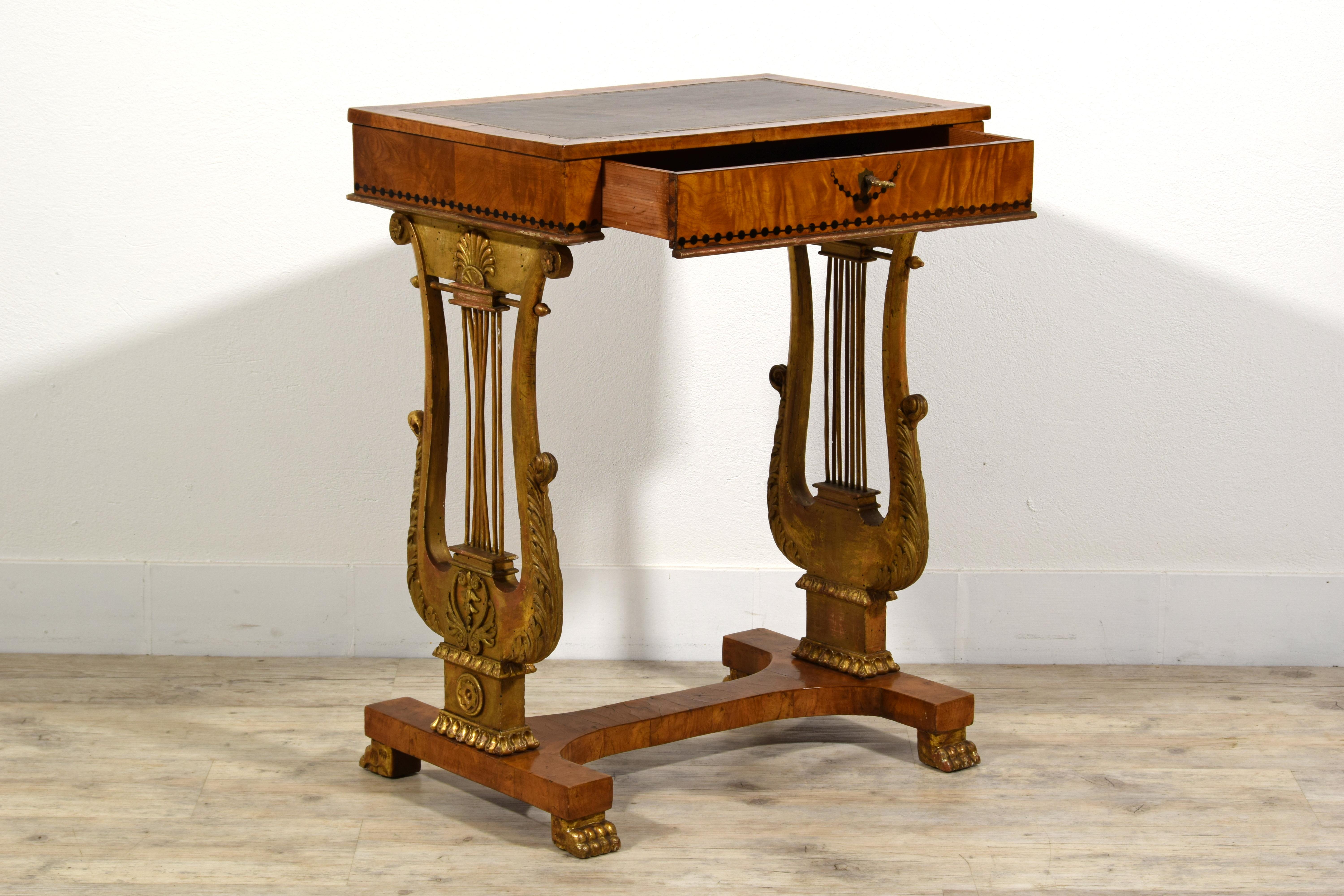 Table basse toscane Charles X du 19ème siècle en vente 5
