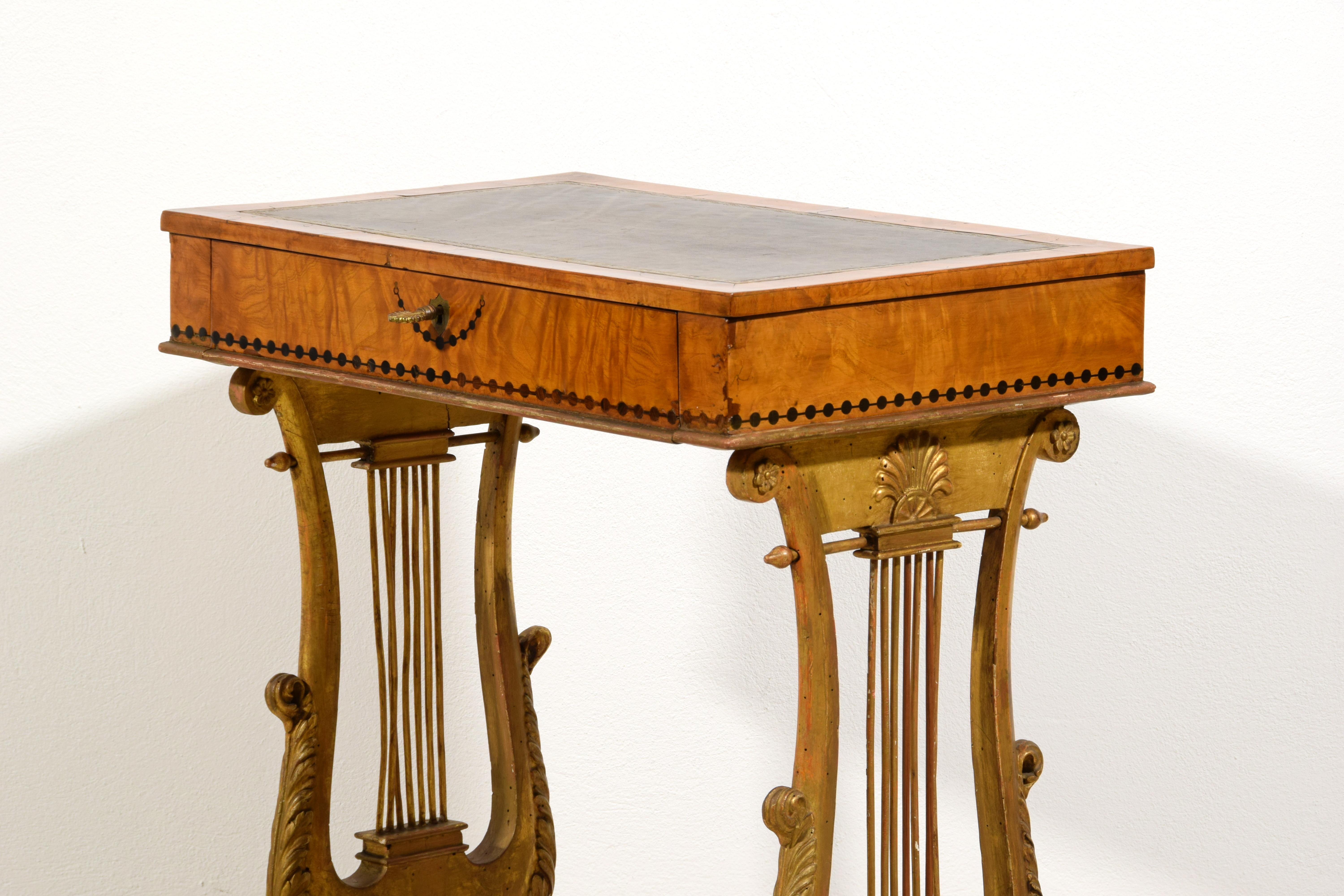 Table basse toscane Charles X du 19ème siècle en vente 12