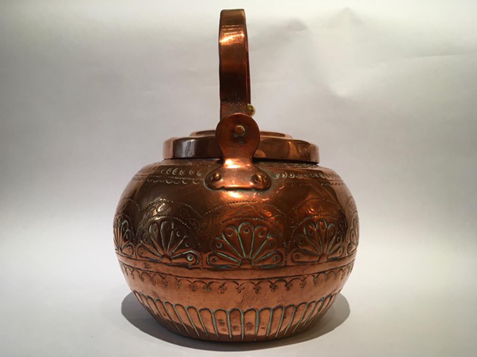 Rustic Italy 19th Century Tuscany Kitchen Copper Water Kettle Pot For Sale