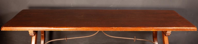 19th Century Tuscany Walnut Dining or Writing Table In Good Condition For Sale In Rome, IT