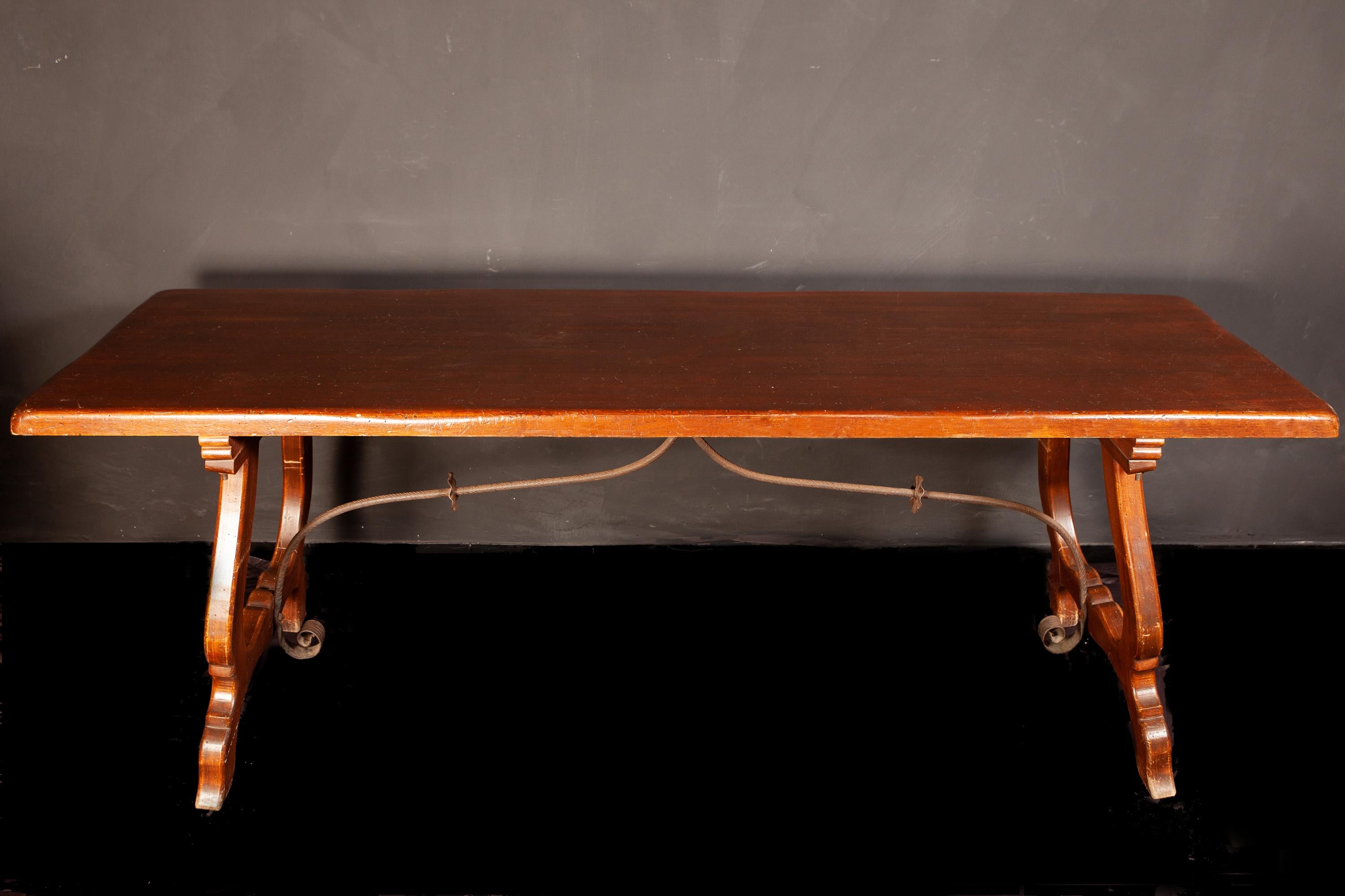 19th Century Tuscany Walnut Dining or Writing Table For Sale 3