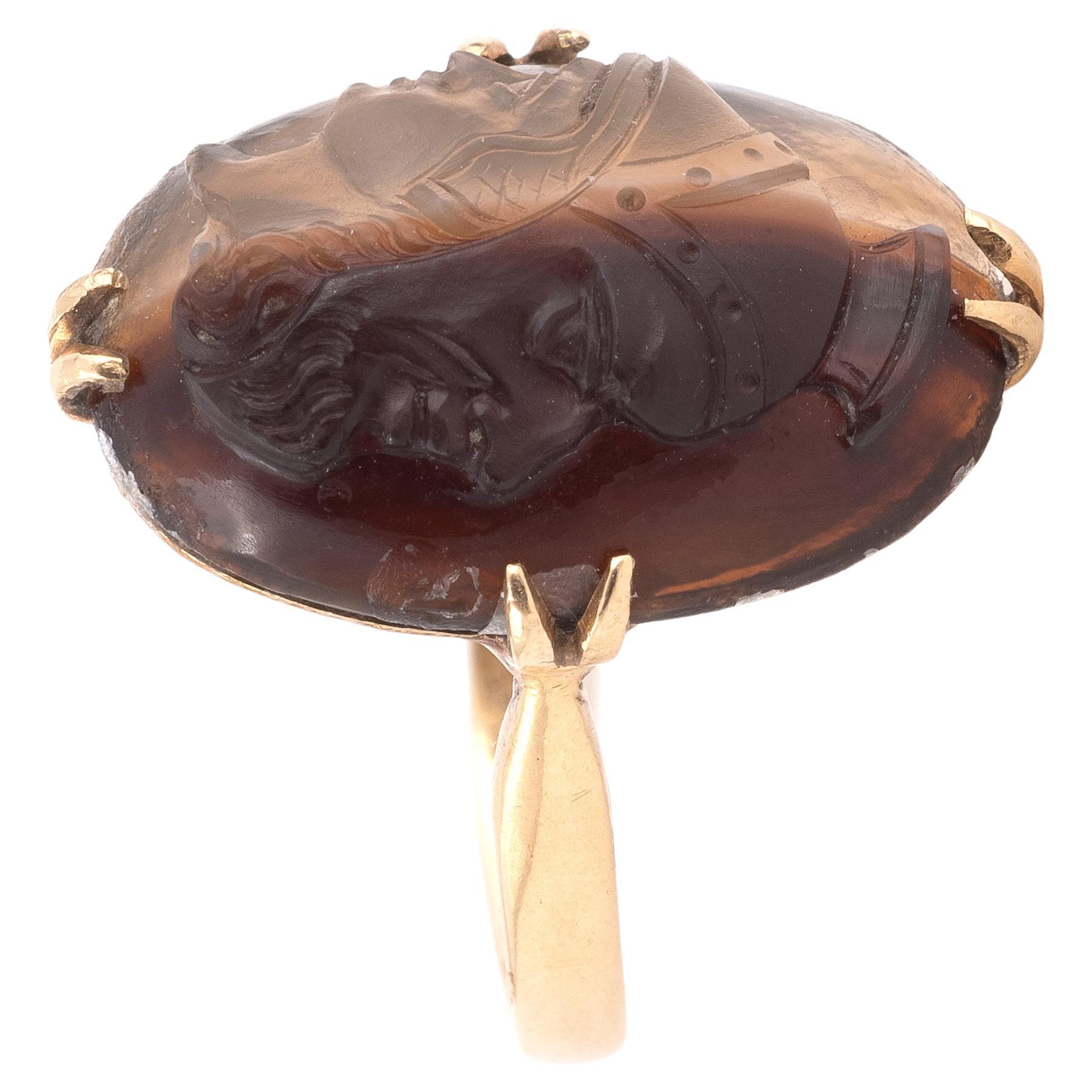 19. Jahrhundert Zwei Farbe Brown Achat Cameo von Janus Ring im Zustand „Hervorragend“ in Firenze, IT