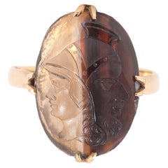 Bague du 19e siècle en agate brune bicolore avec camée de Janus