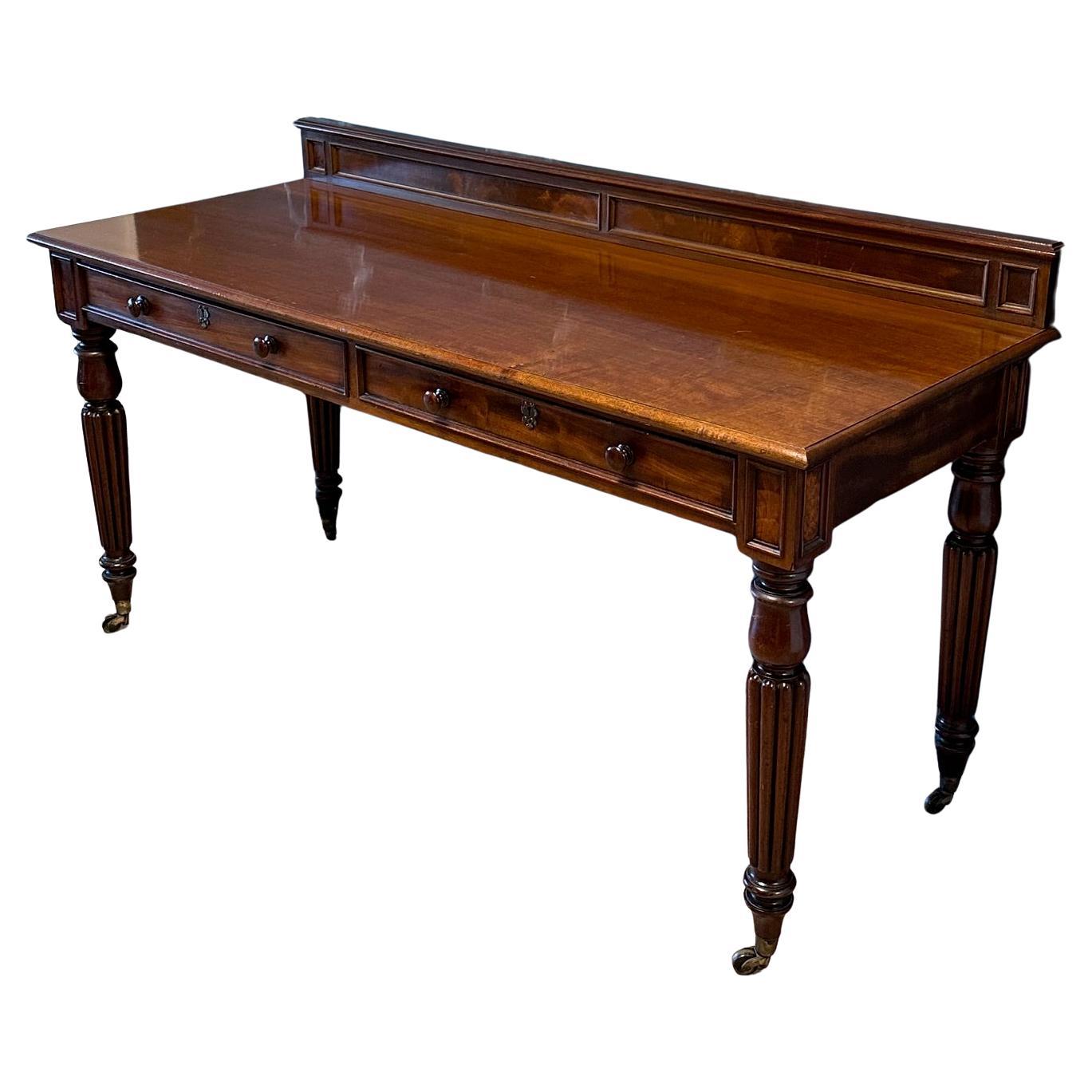 19ème siècle  table d'appoint à deux tiroirs