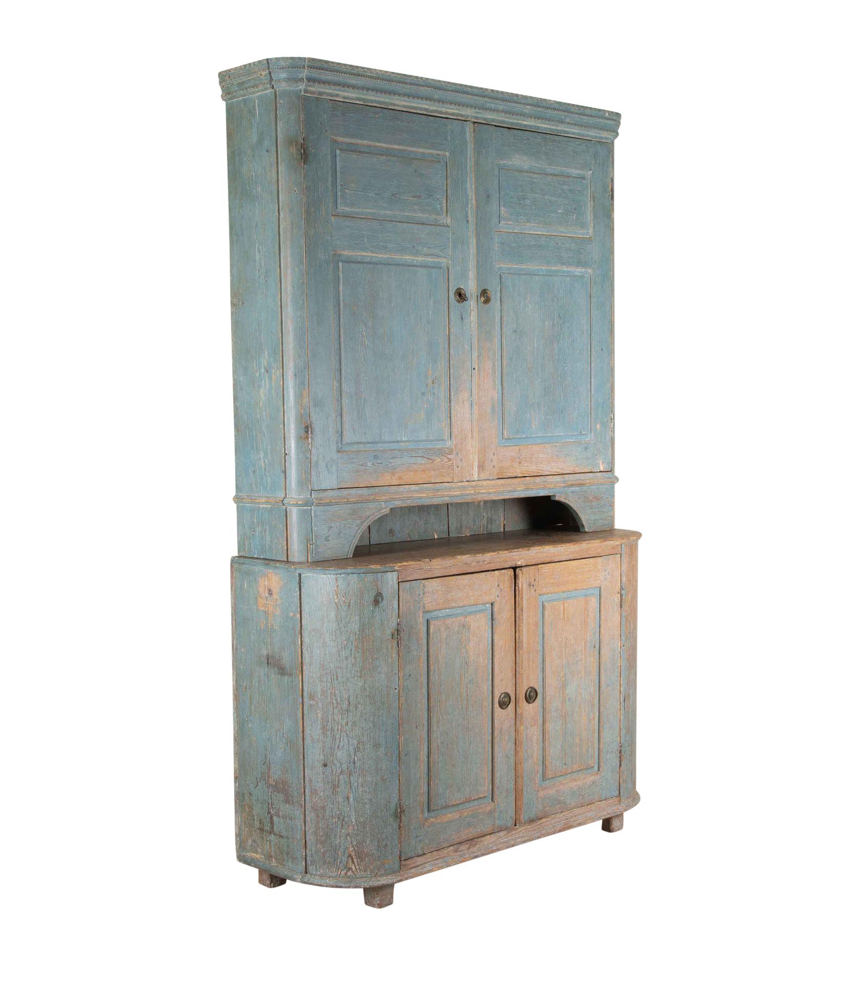19th Century Two Part Cabinet in Original Paint, from Umea Vasterbotten, Sweden For Sale 5