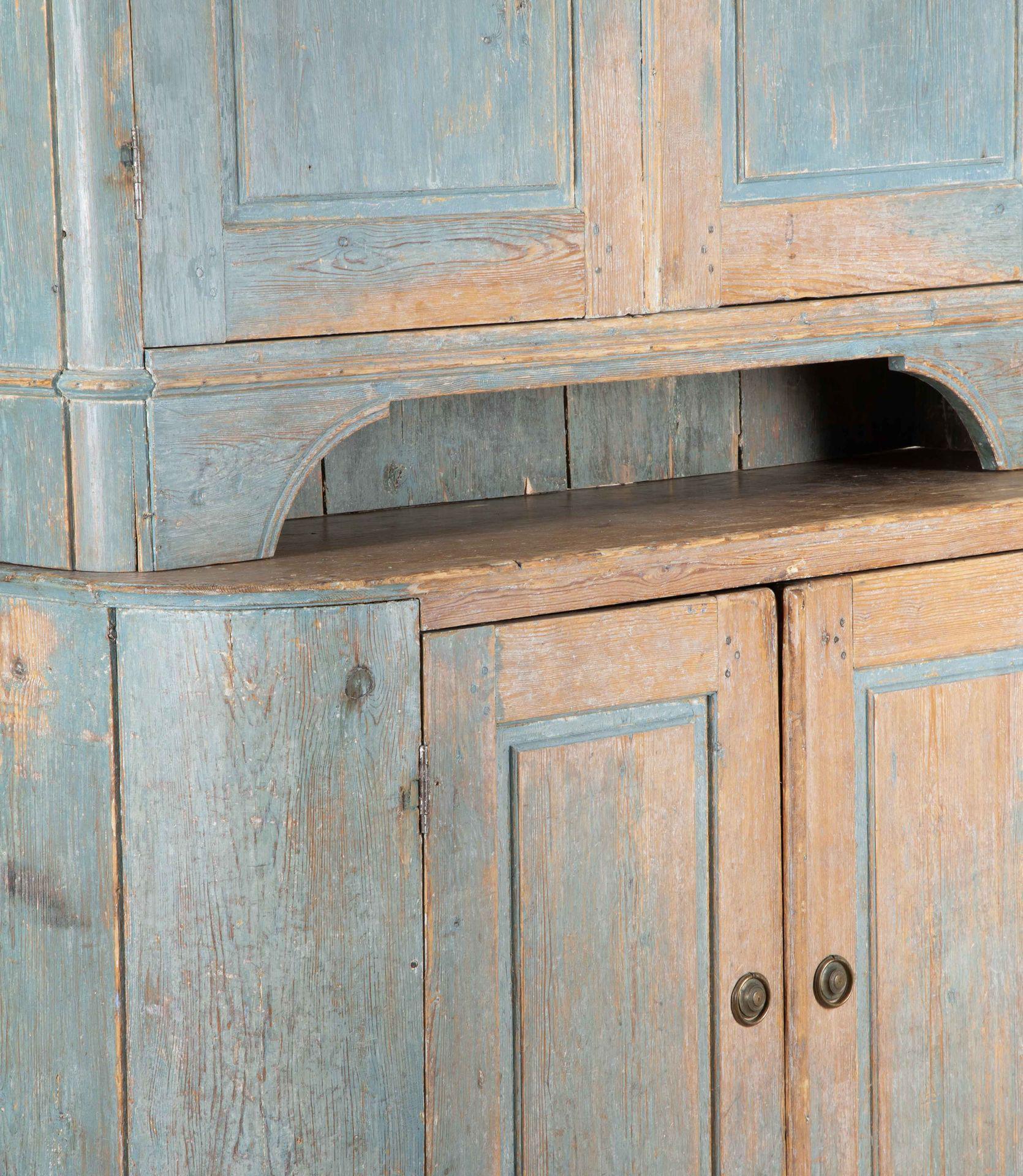 19th Century Two Part Cabinet in Original Paint, from Umea Vasterbotten, Sweden For Sale 2