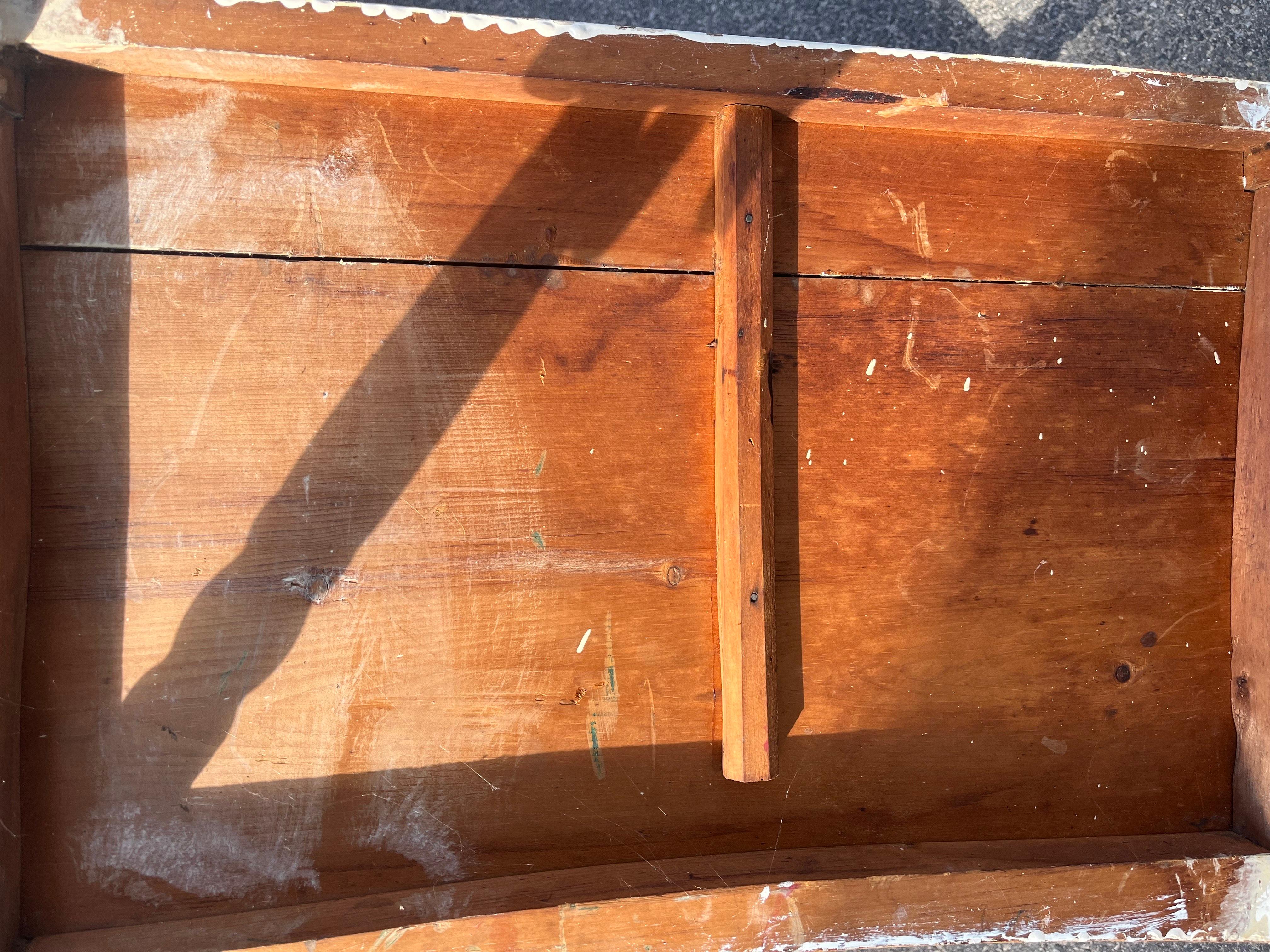 Meuble de toilette à deux étages du 19ème siècle en peinture blanche d'origine en vente 2
