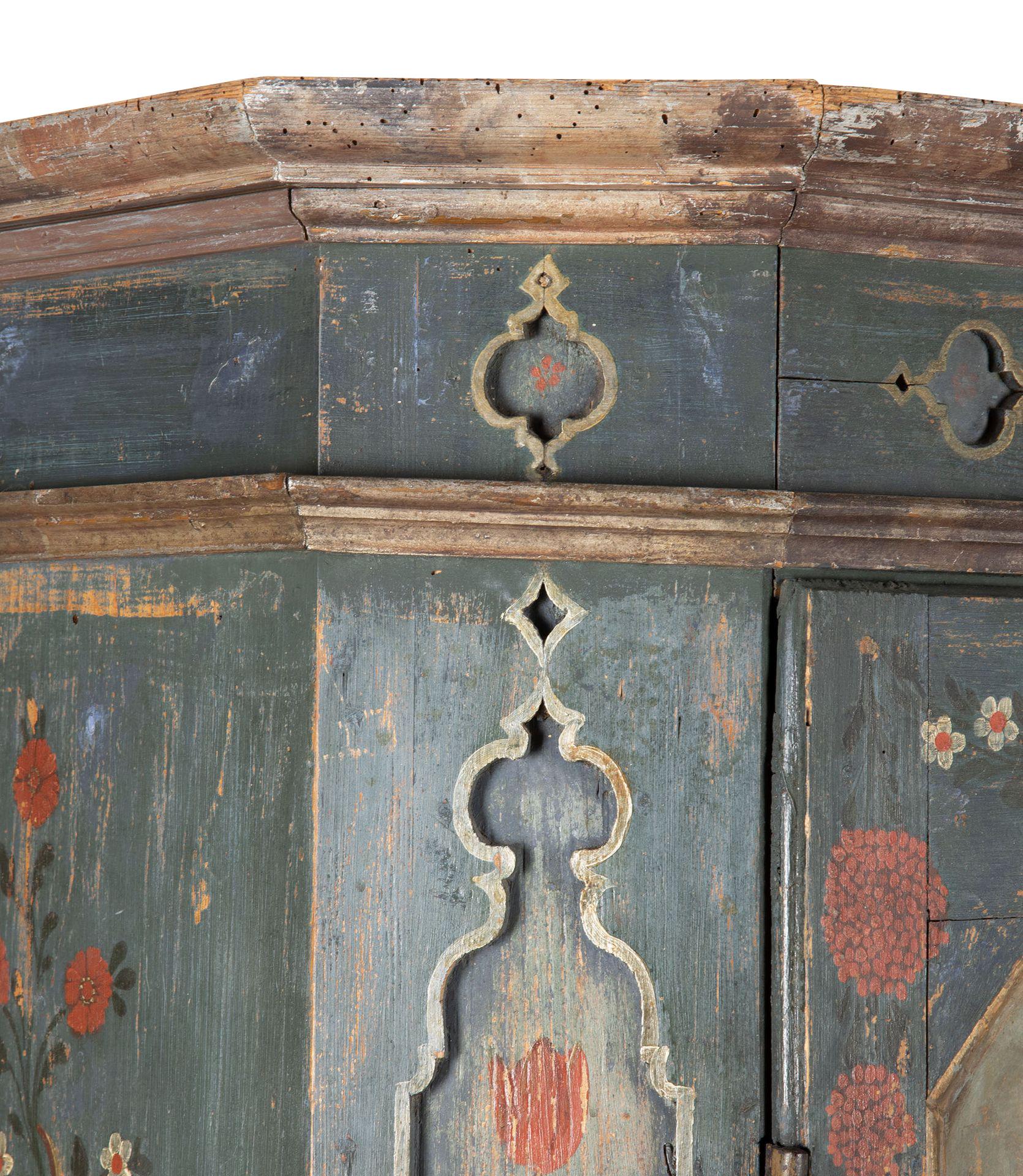 Pino Credenza tirolese del XIX secolo in pino dipinta a mano in vendita