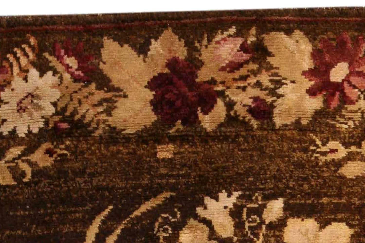 19th Century Ukrainian Floral Handmade Wool Rug In Good Condition For Sale In New York, NY