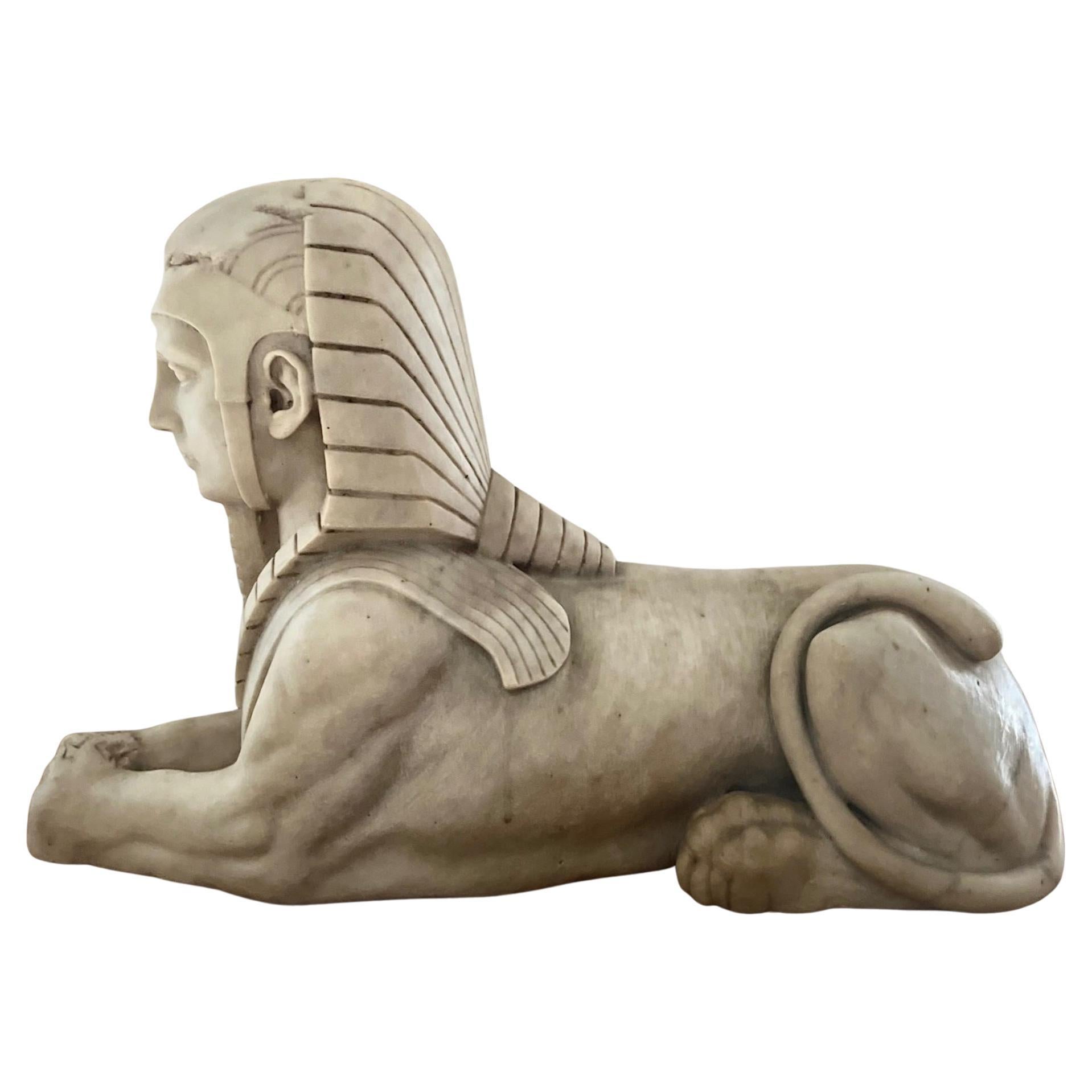Escultura de esfinge de mármol inacabada del siglo XIX al estilo Grand Tour en venta