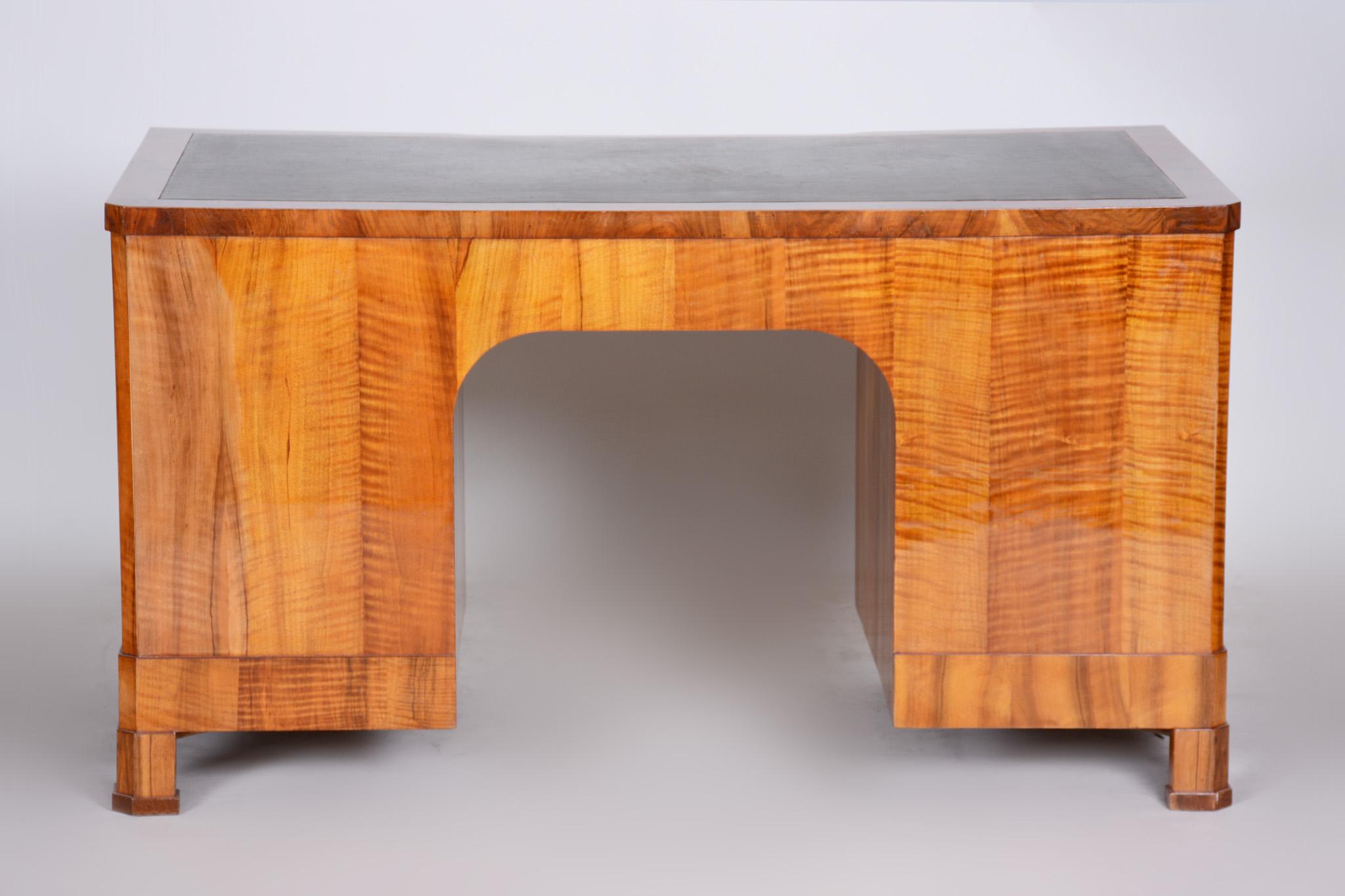 19th Century Unique Brown Restored Czech Biedermeier Walnut Writing Desk, 1830s 5