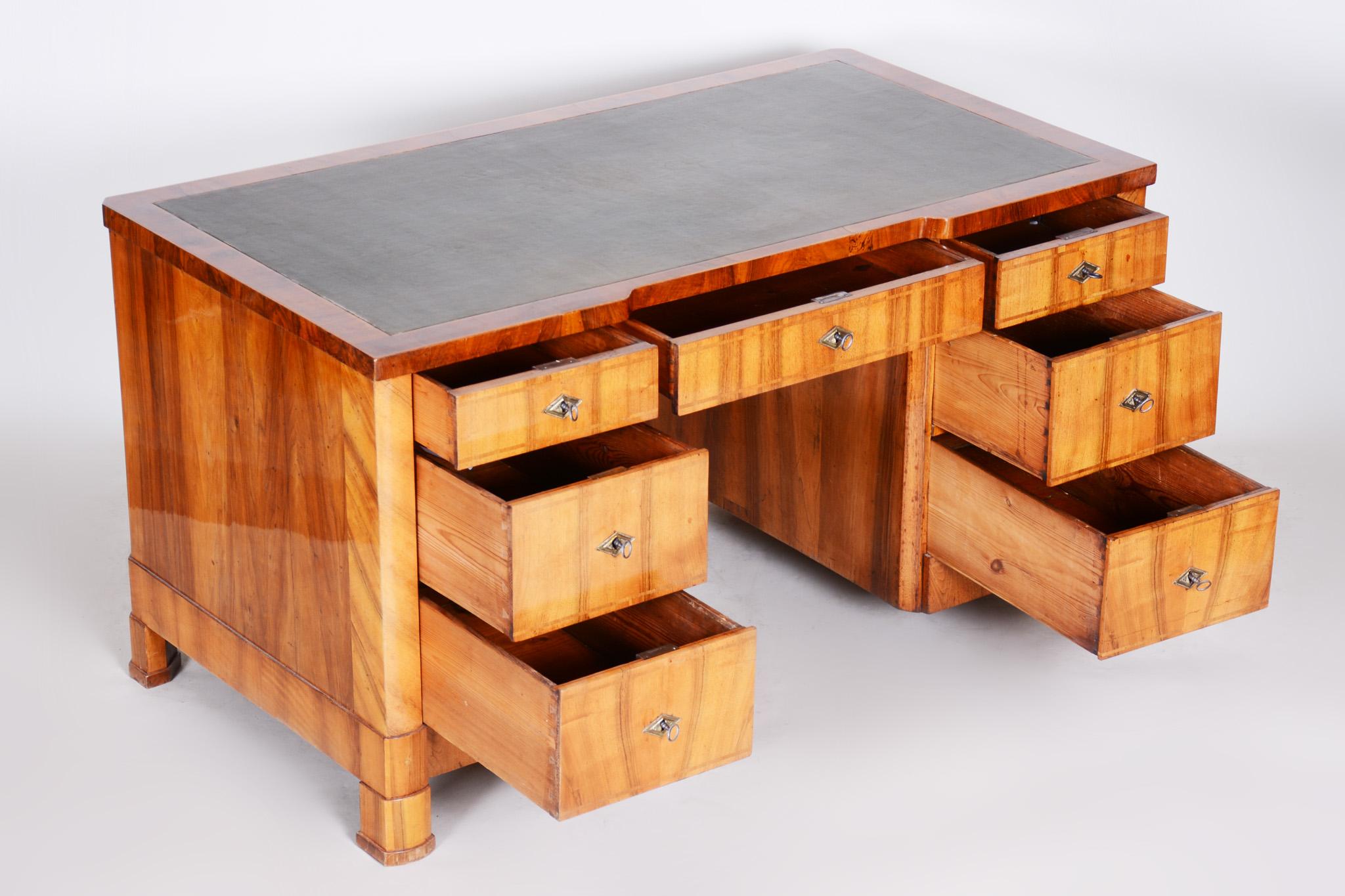 19th Century Unique Brown Restored Czech Biedermeier Walnut Writing Desk, 1830s 3
