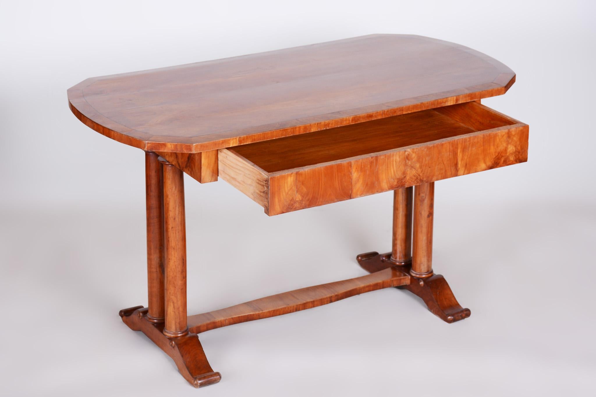 19th Century Unique Restored Austrian Biedermeier Maple Writing Desk, 1830s For Sale 4