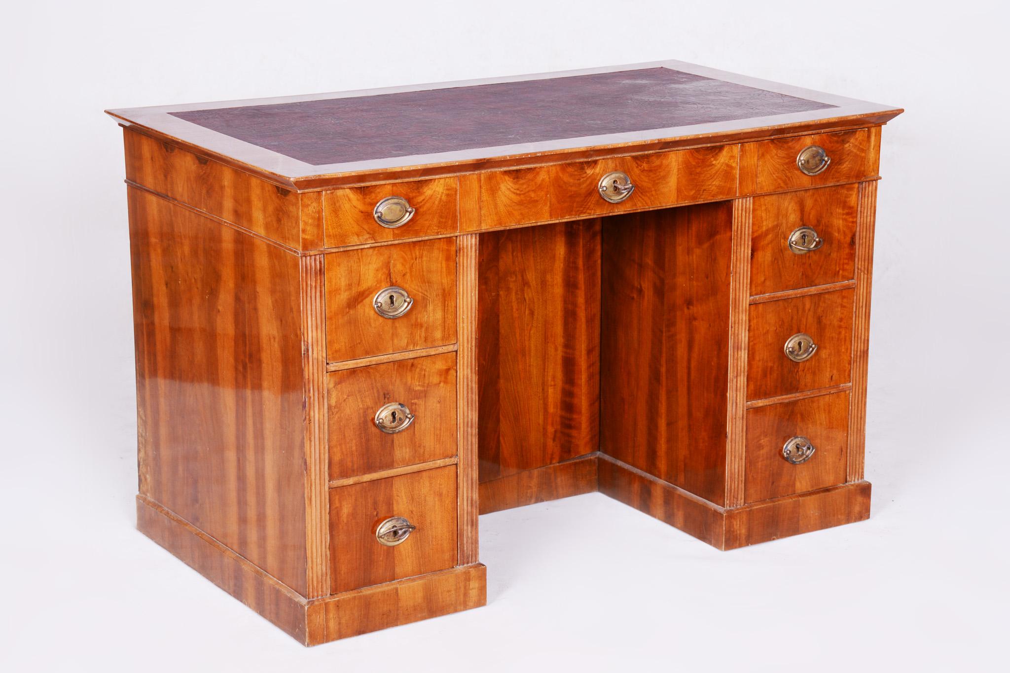 19th Century Unique Restored Austrian Biedermeier Walnut Writing Desk, 1830s 5