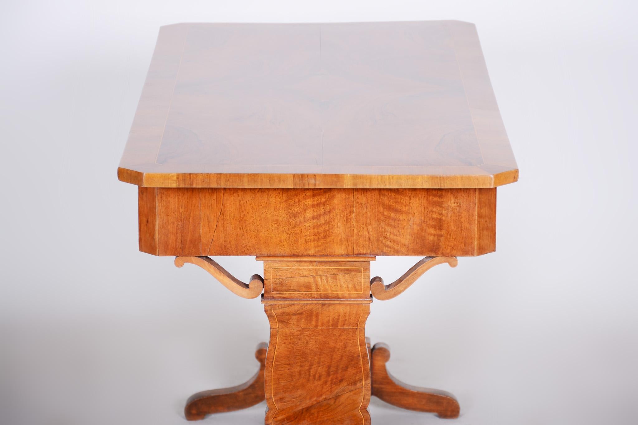 19th Century Unique Restored Czech Biedermeier Walnut Table, 1840s For Sale 8