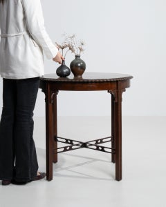 19th Century United Kingdom Rich Mahogany Round Mahogany Side Table