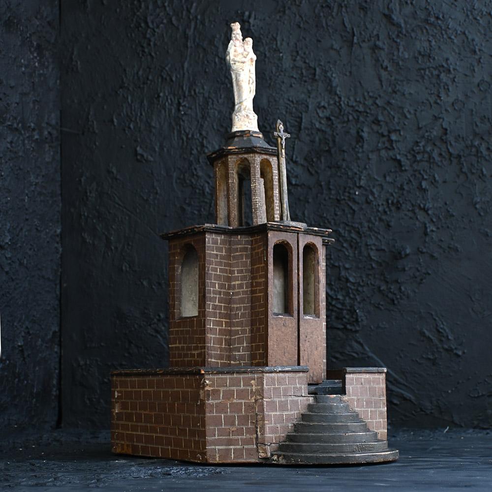 Britannique Modèle de chapelle/meument inhabituel d'art populaire du 19ème siècle en vente